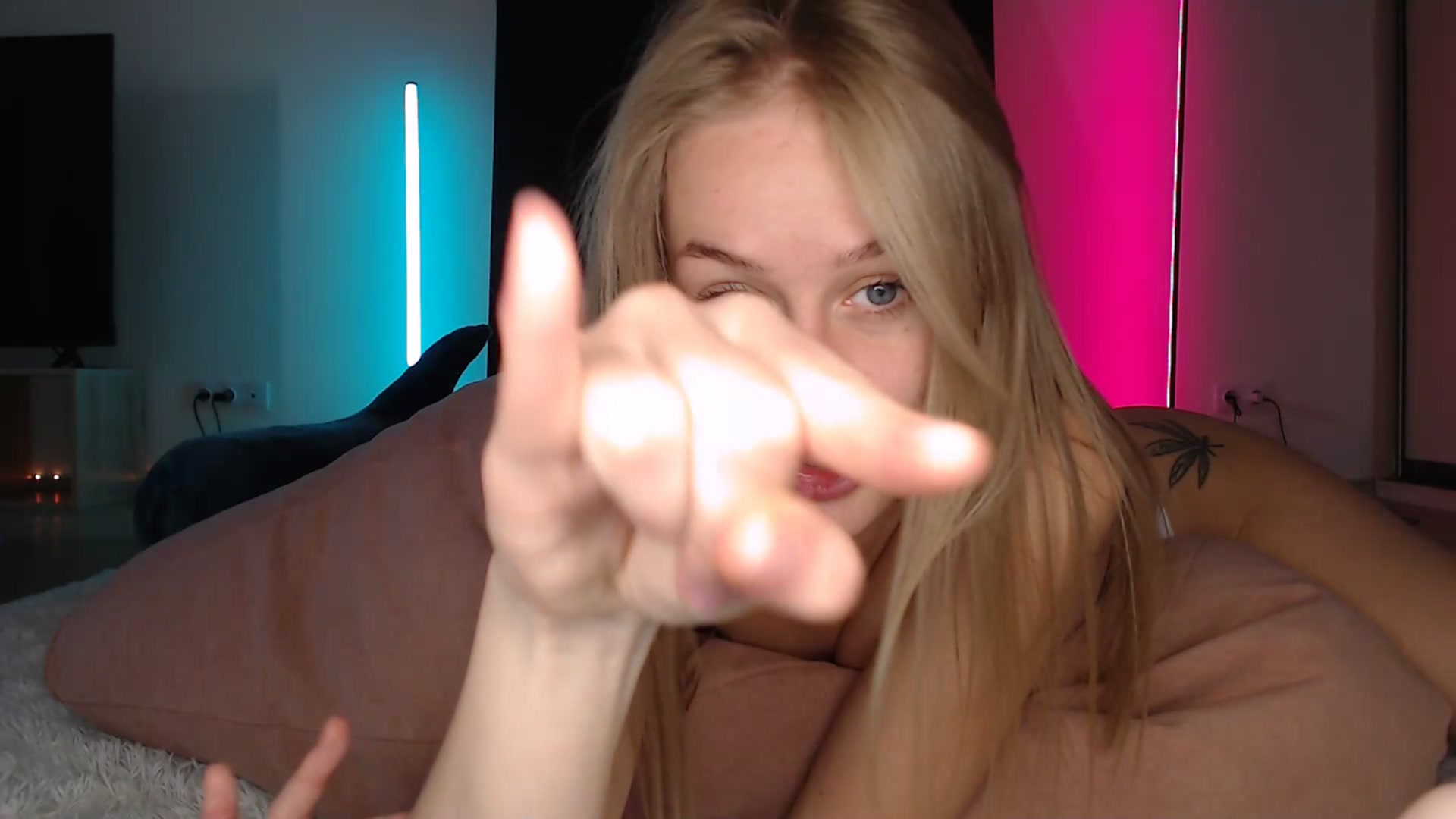 Gallery image thumbnail from Blondino4ka07's myfreecams stream on, 03/05/2025, 06:42 image 20 of 20