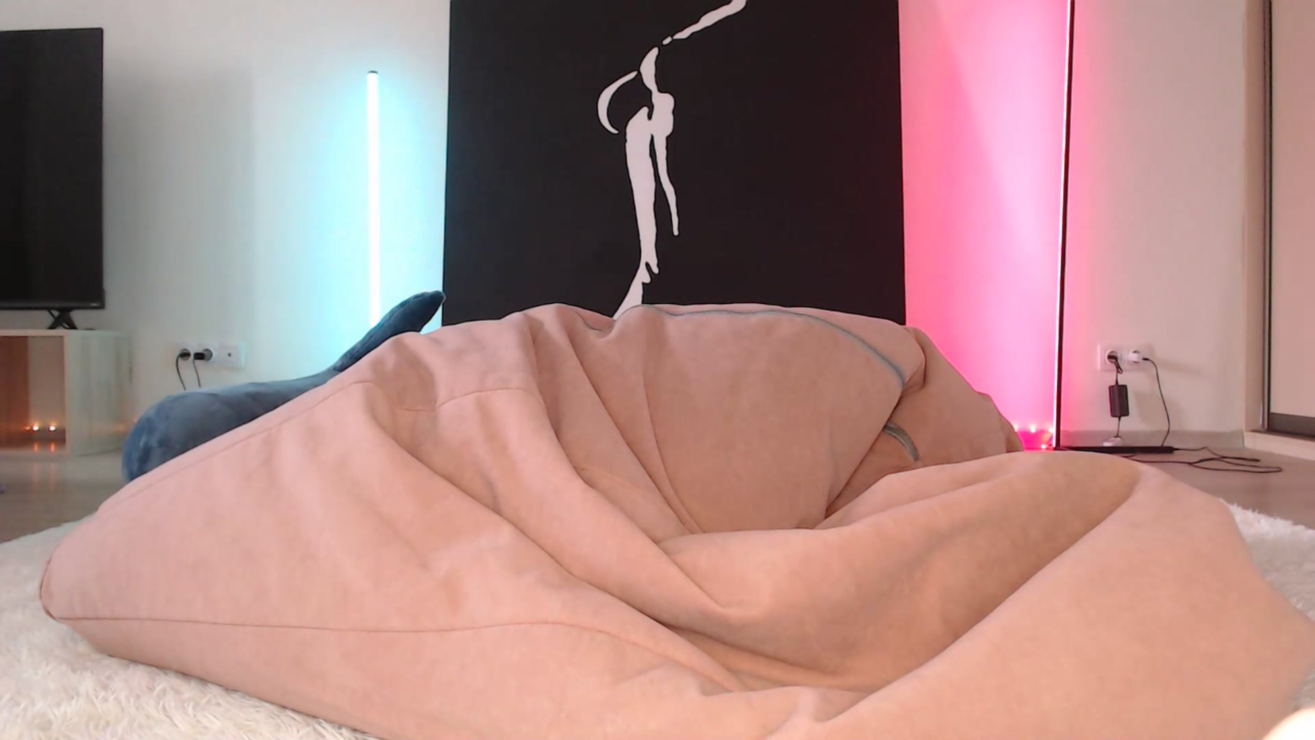 Gallery image thumbnail from Blondino4ka07's myfreecams stream on, 03/05/2025, 07:02 image 13 of 20