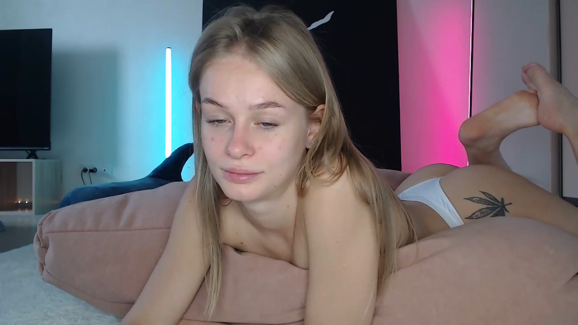Gallery image thumbnail from Blondino4ka07's myfreecams stream on, 03/05/2025, 08:07 image 3 of 20