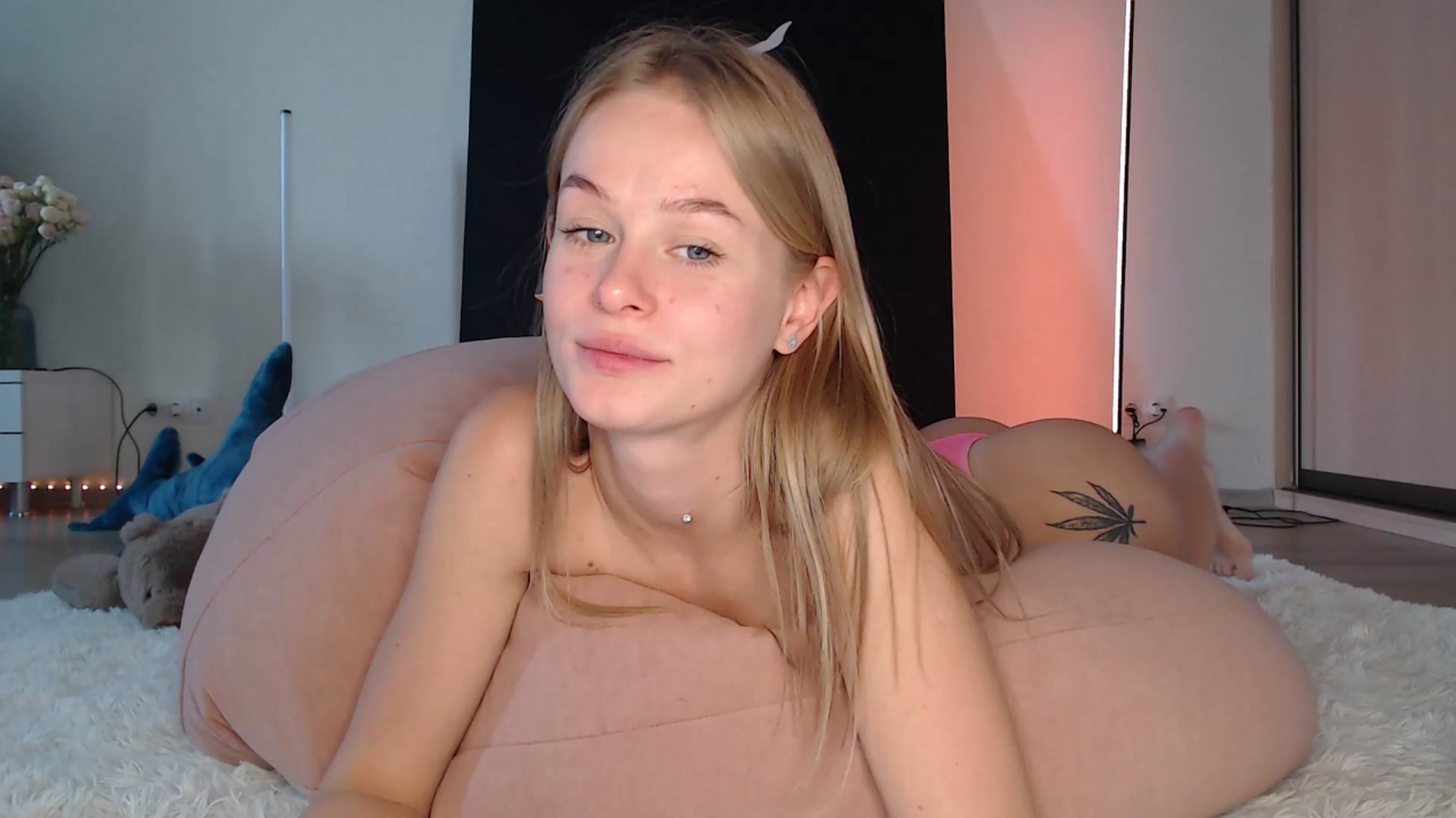 Gallery image thumbnail from Blondino4ka07's myfreecams stream on, 03/10/2025, 07:18 image 11 of 20