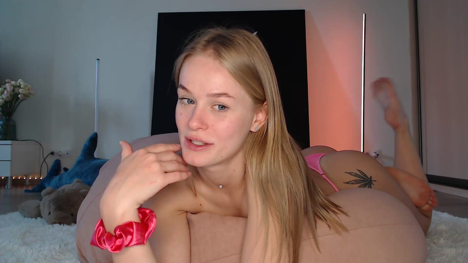 Gallery image thumbnail from Blondino4ka07's myfreecams stream on, 03/10/2025, 07:18 image 3 of 20