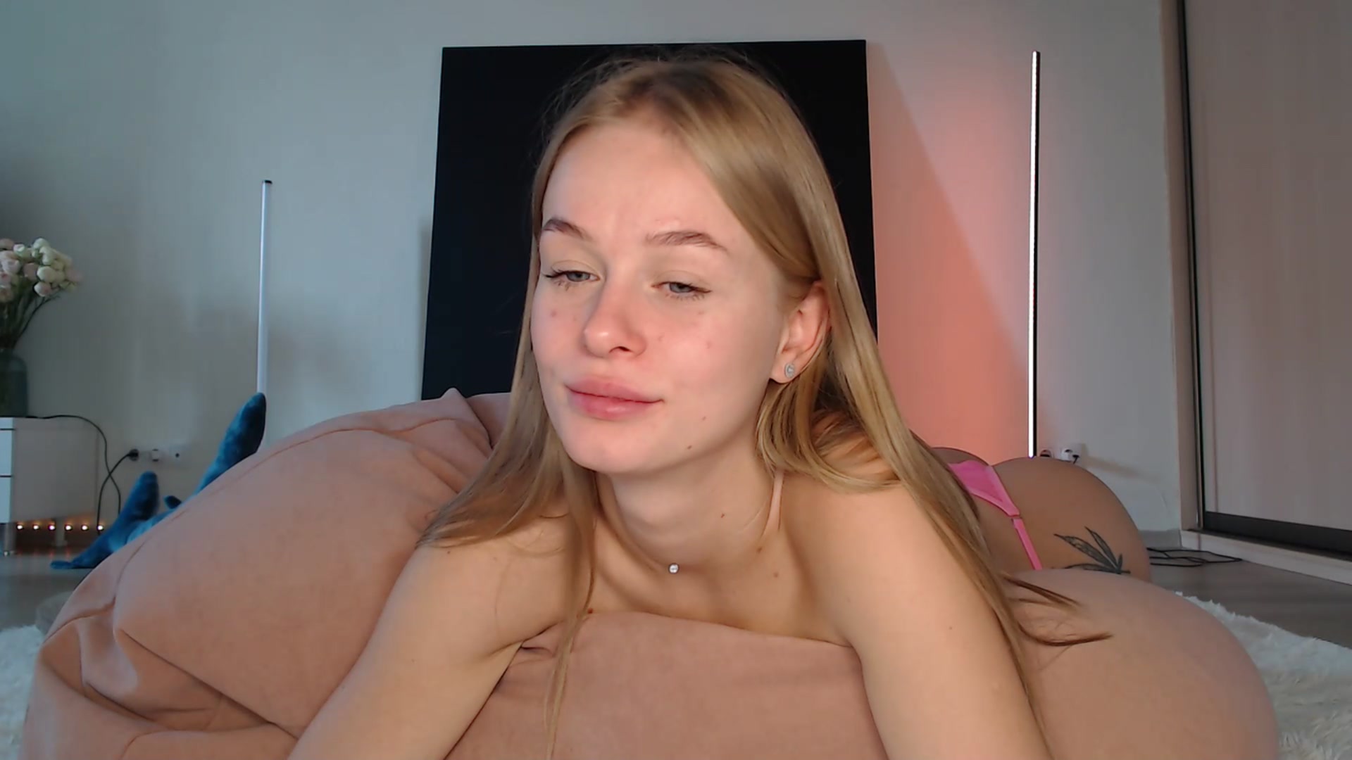 Gallery image thumbnail from Blondino4ka07's myfreecams stream on, 03/10/2025, 08:33 image 20 of 20