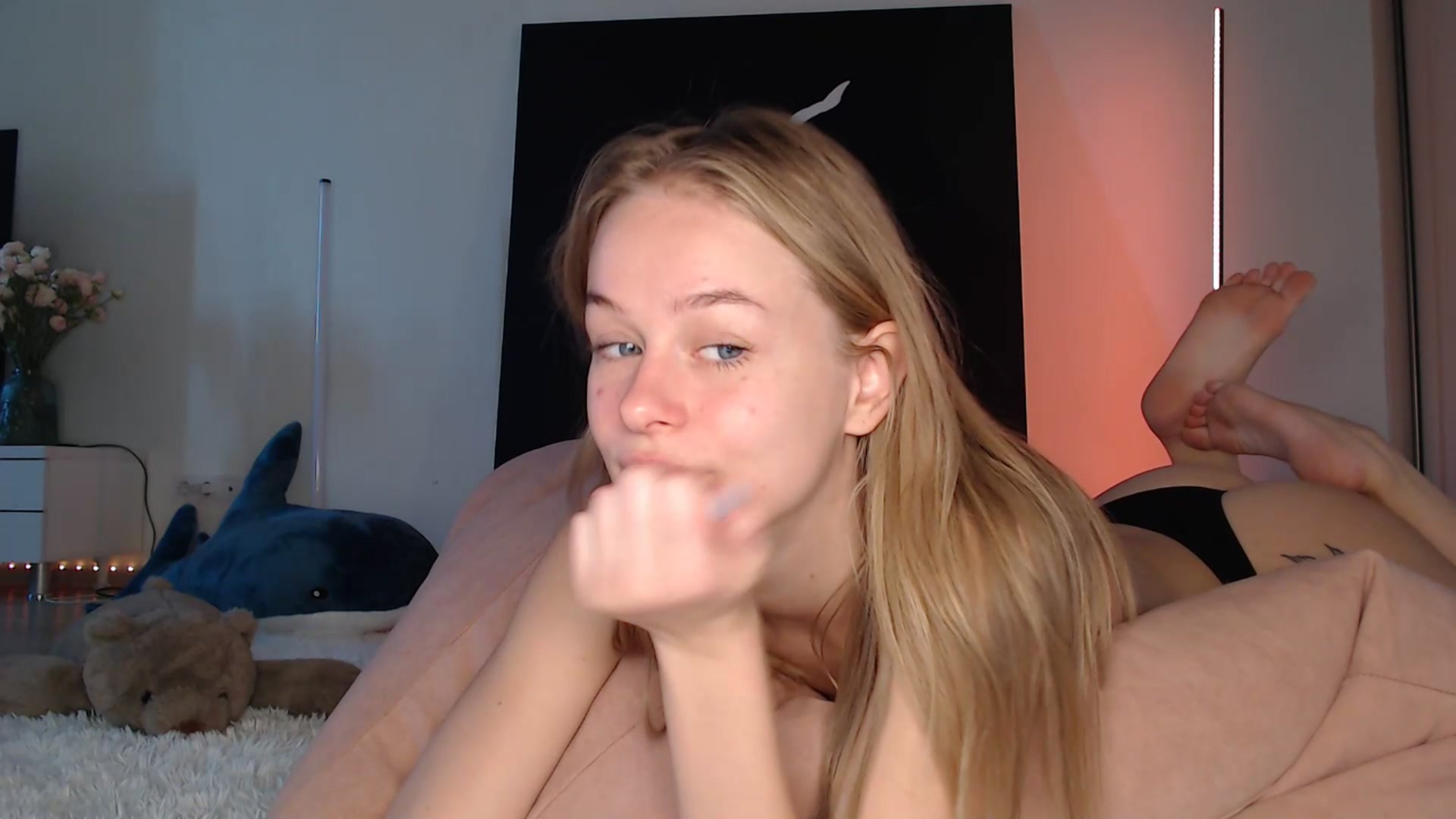 Gallery image thumbnail from Blondino4ka07's myfreecams stream on, 03/12/2025, 06:37 image 4 of 20