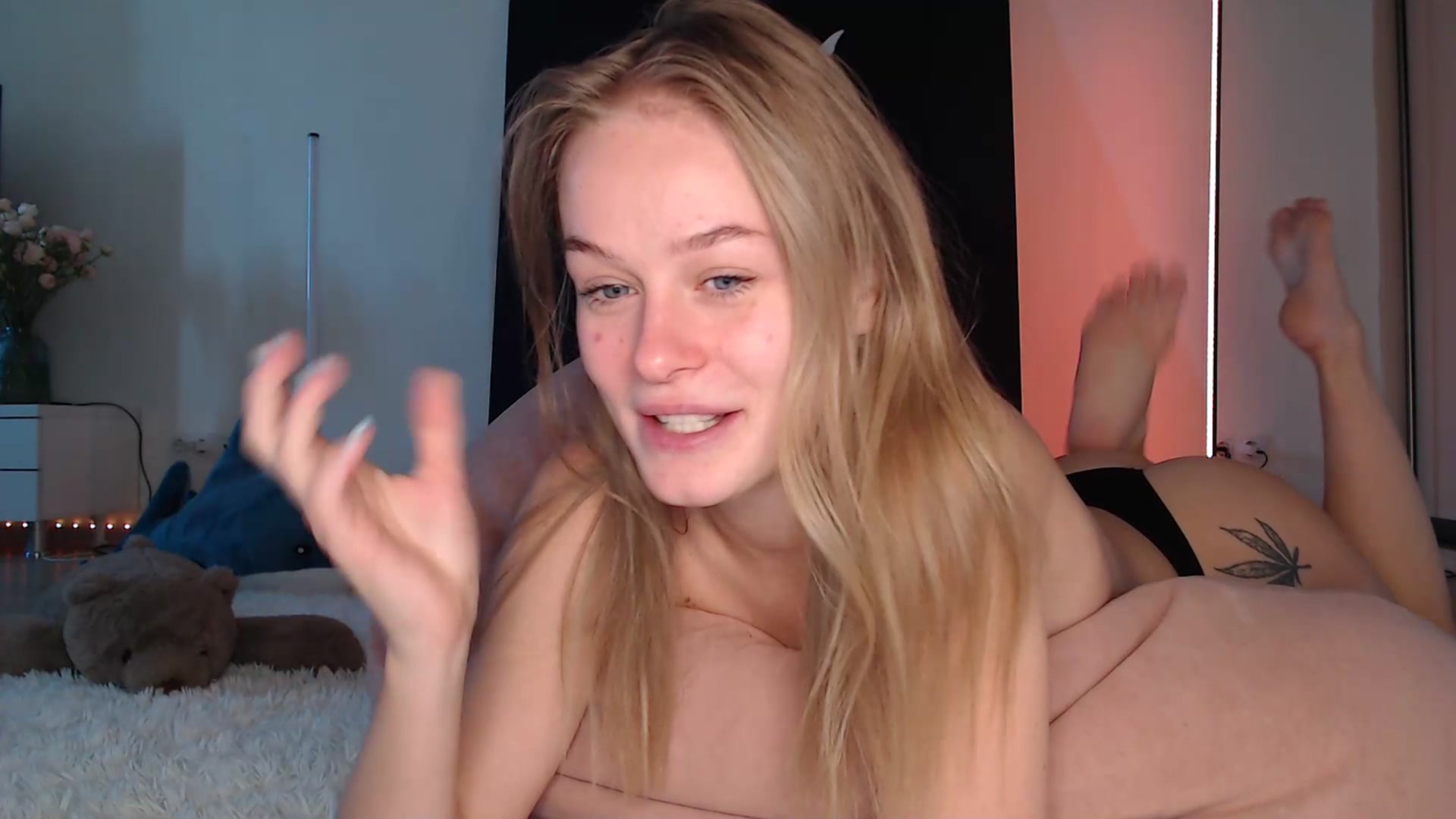 Gallery image thumbnail from Blondino4ka07's myfreecams stream on, 03/12/2025, 07:18 image 7 of 20