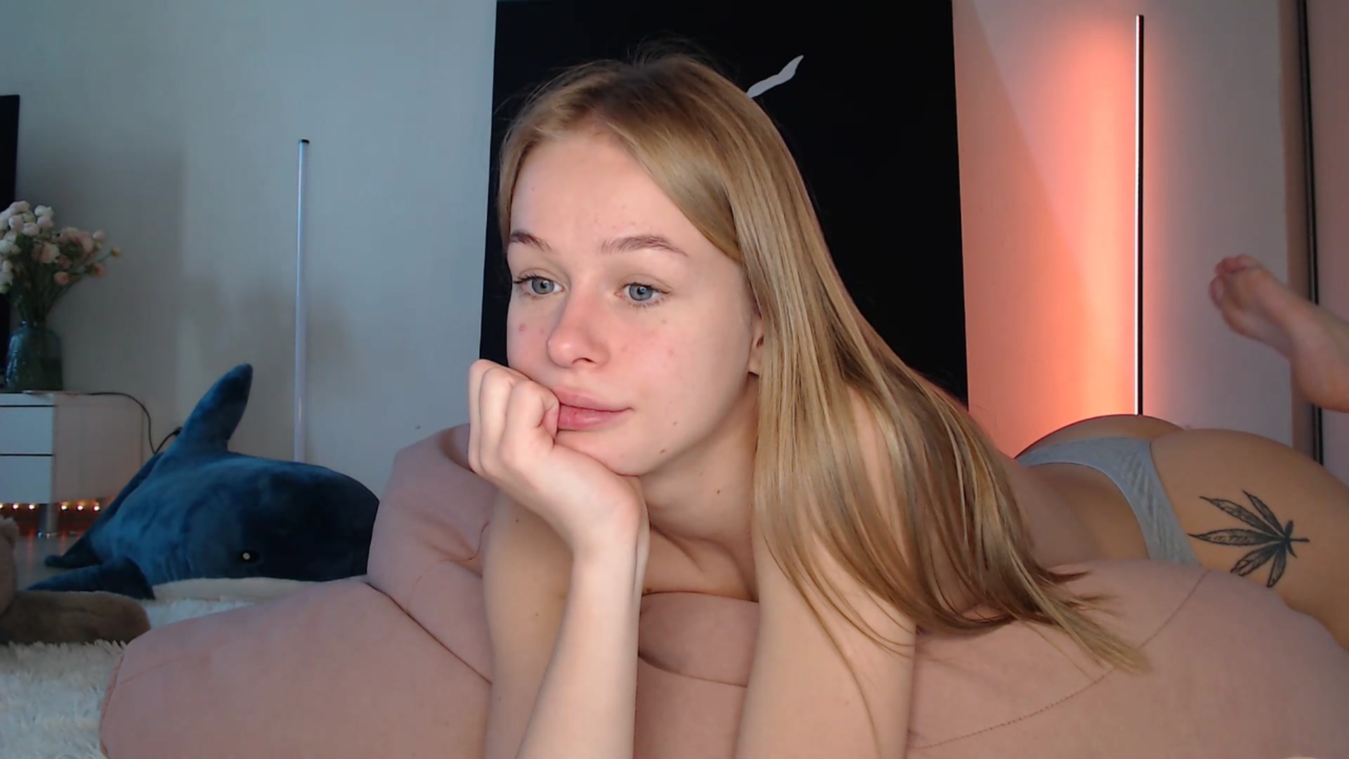 Gallery image thumbnail from Blondino4ka07's myfreecams stream on, 03/13/2025, 07:16 image 18 of 20