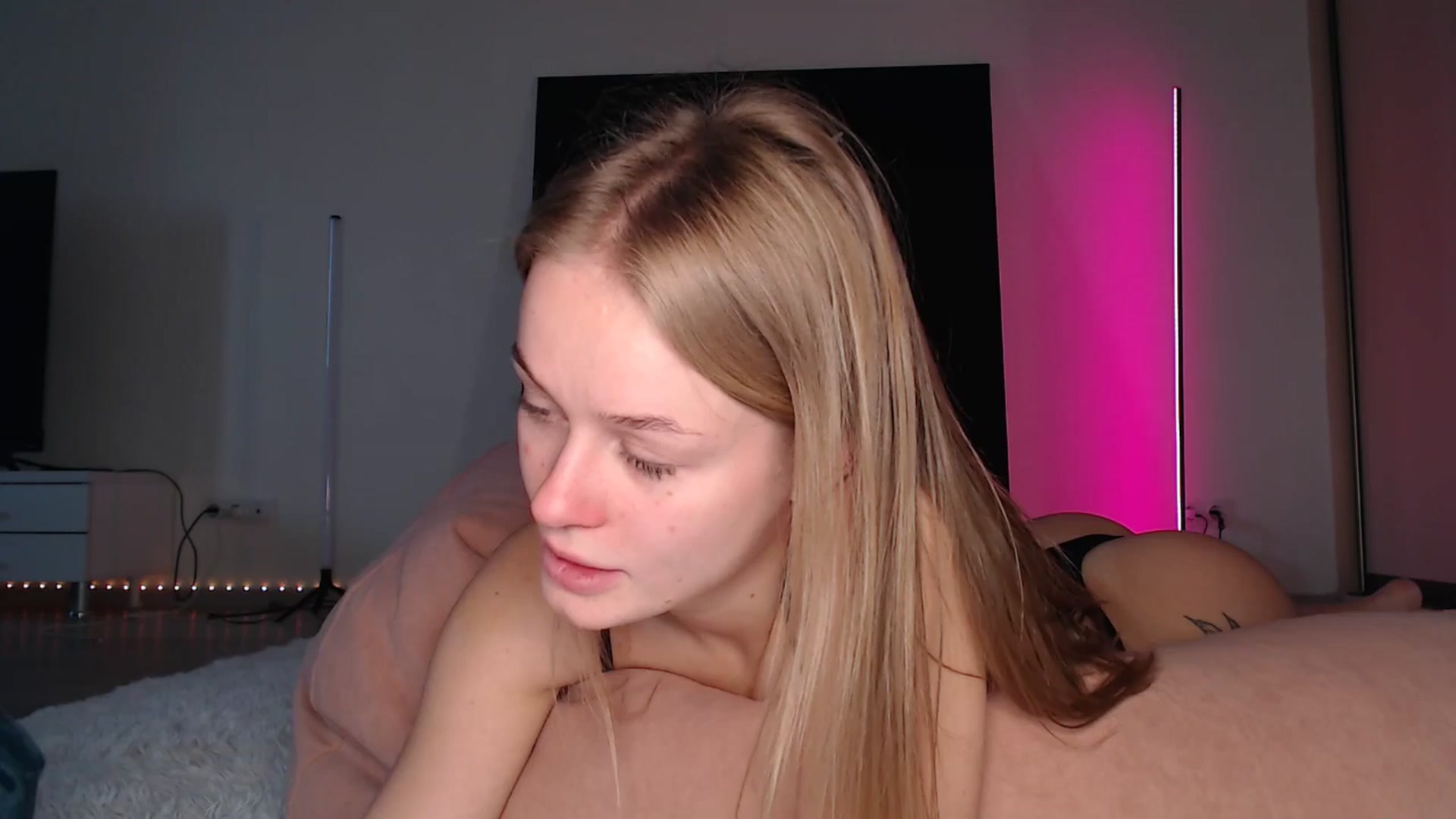 Gallery image thumbnail from Blondino4ka07's myfreecams stream on, 03/17/2025, 09:15 image 9 of 20