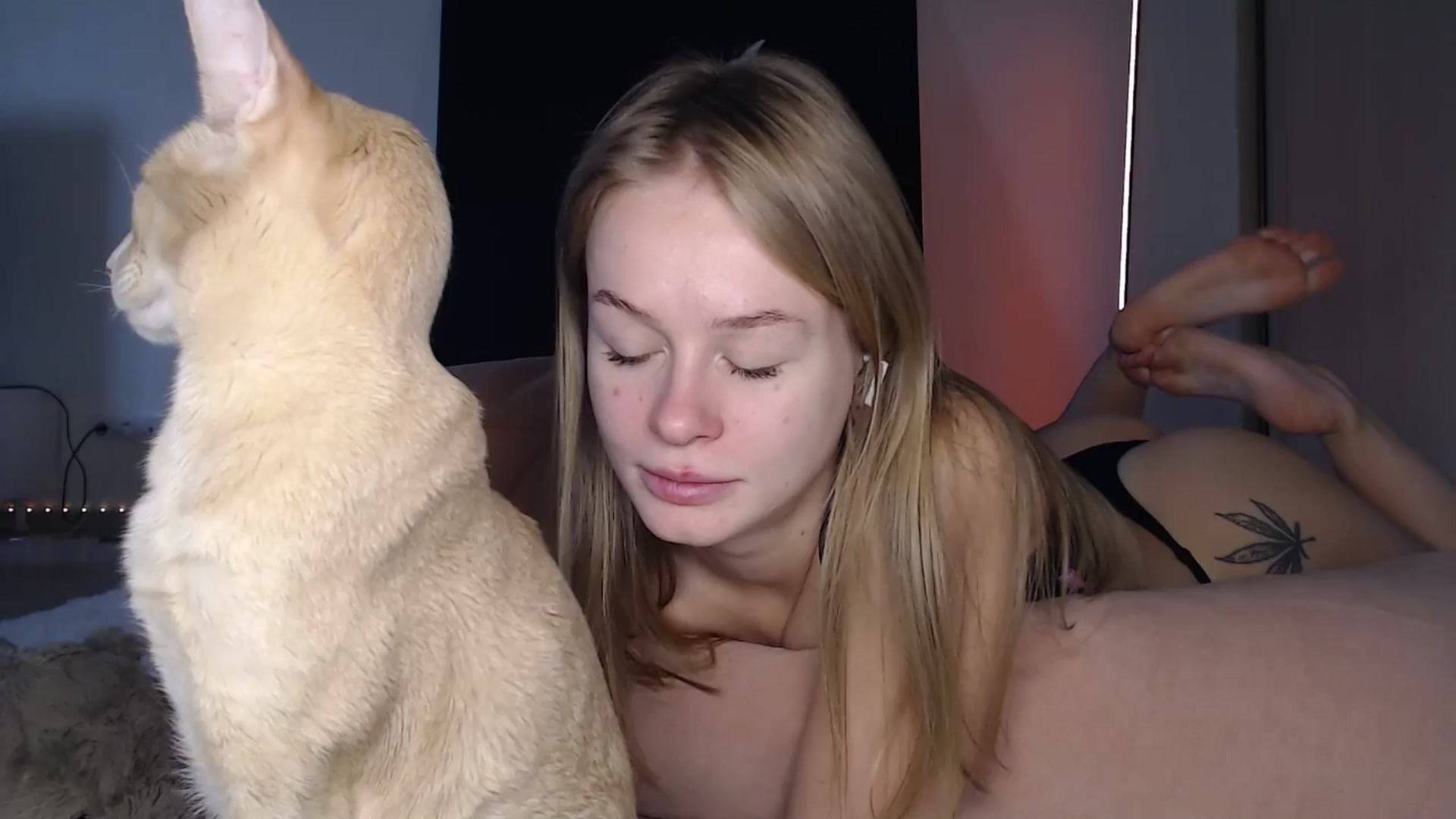 Gallery image thumbnail from Blondino4ka07's myfreecams stream on, 03/18/2025, 07:35 image 15 of 20