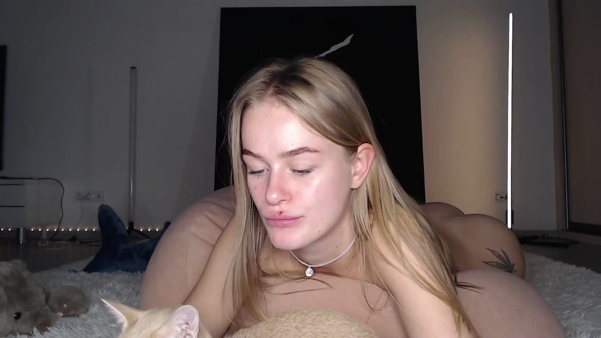 Gallery image thumbnail from Blondino4ka07's myfreecams stream on, 03/20/2025, 16:35 image 13 of 20