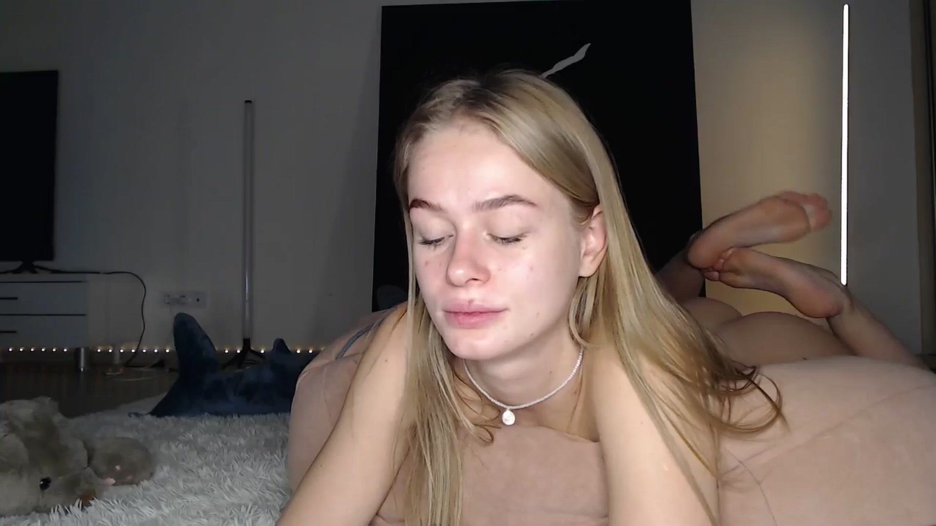 Gallery image thumbnail from Blondino4ka07's myfreecams stream on, 03/20/2025, 17:47 image 5 of 20