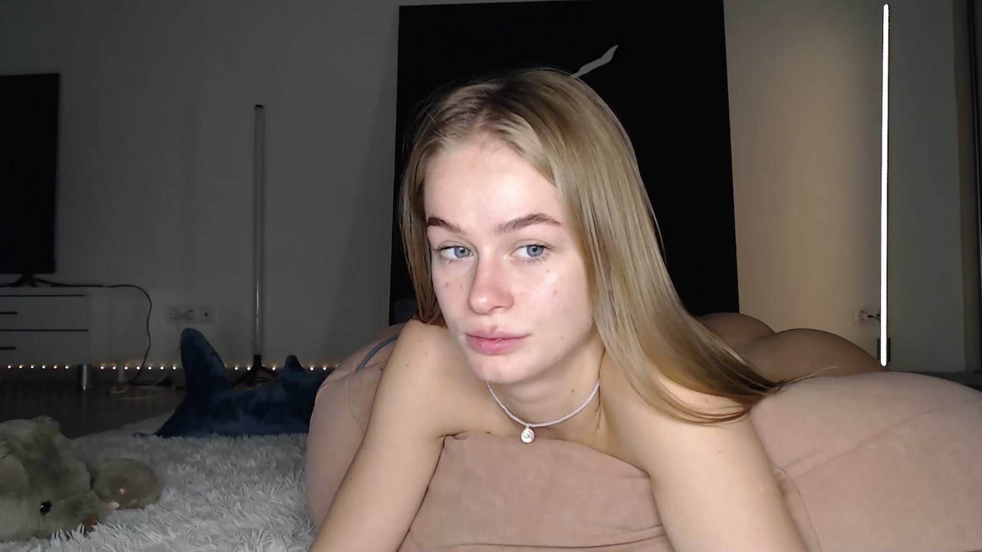 Gallery image thumbnail from Blondino4ka07's myfreecams stream on, 03/20/2025, 17:47 image 14 of 20
