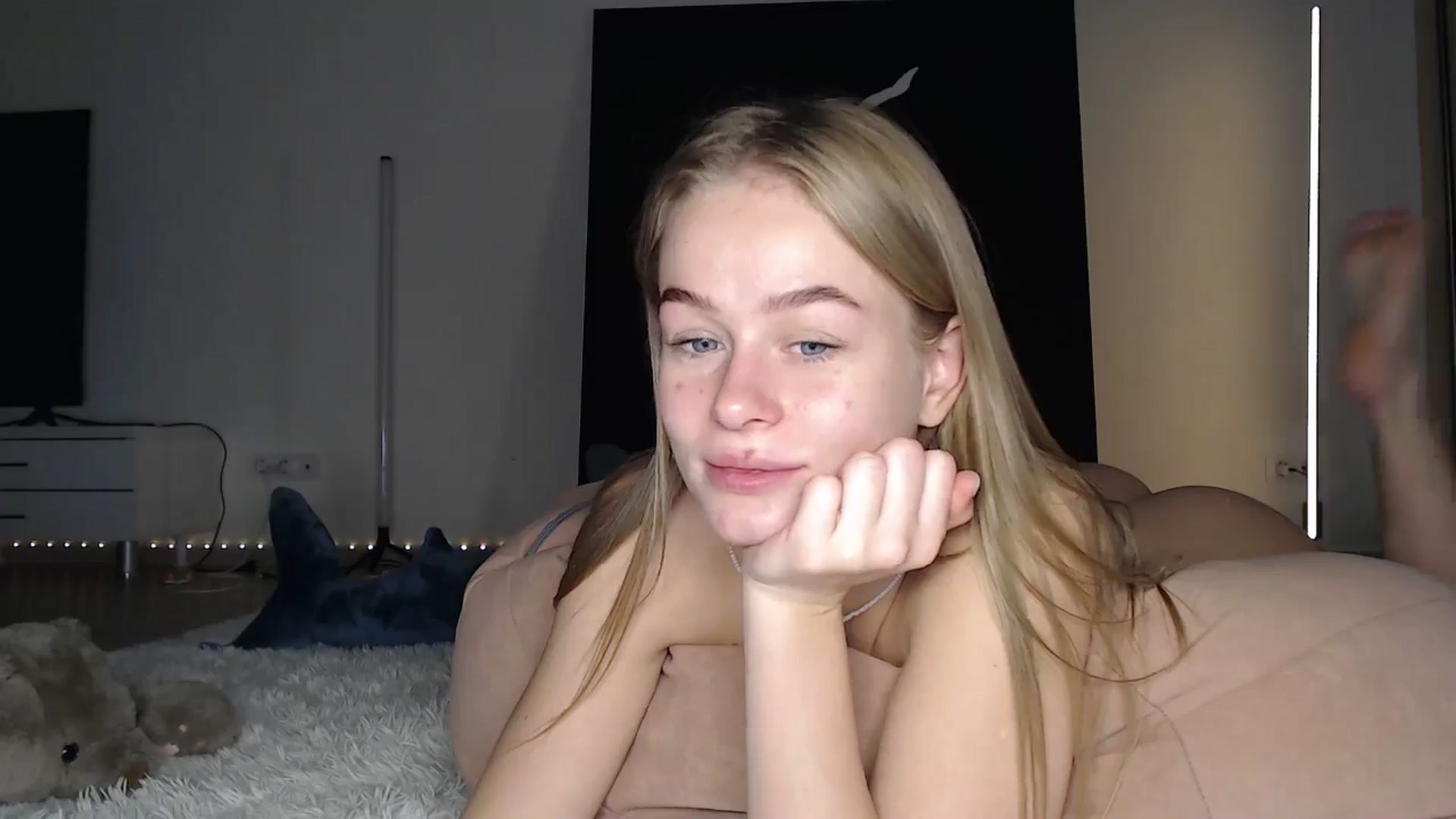 Gallery image thumbnail from Blondino4ka07's myfreecams stream on, 03/20/2025, 17:47 image 7 of 20