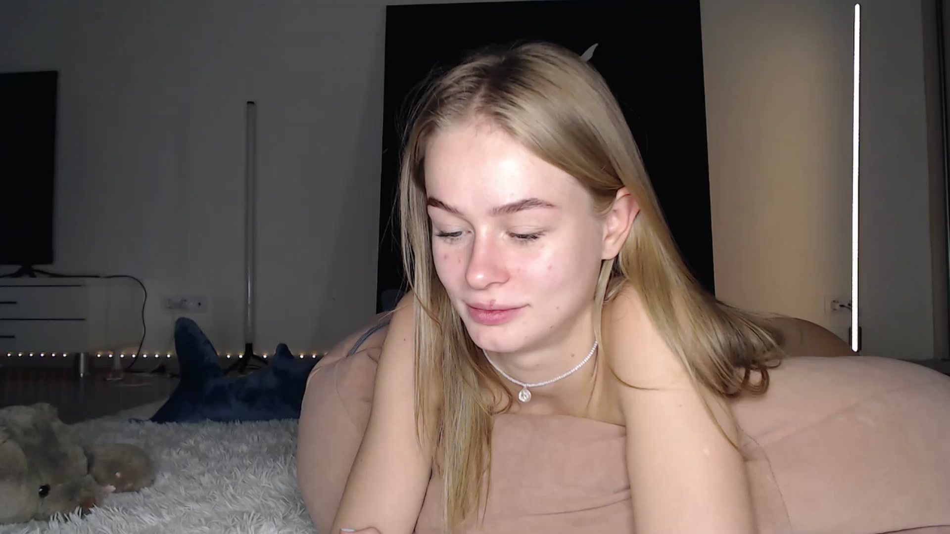 Gallery image thumbnail from Blondino4ka07's myfreecams stream on, 03/20/2025, 17:47 image 18 of 20