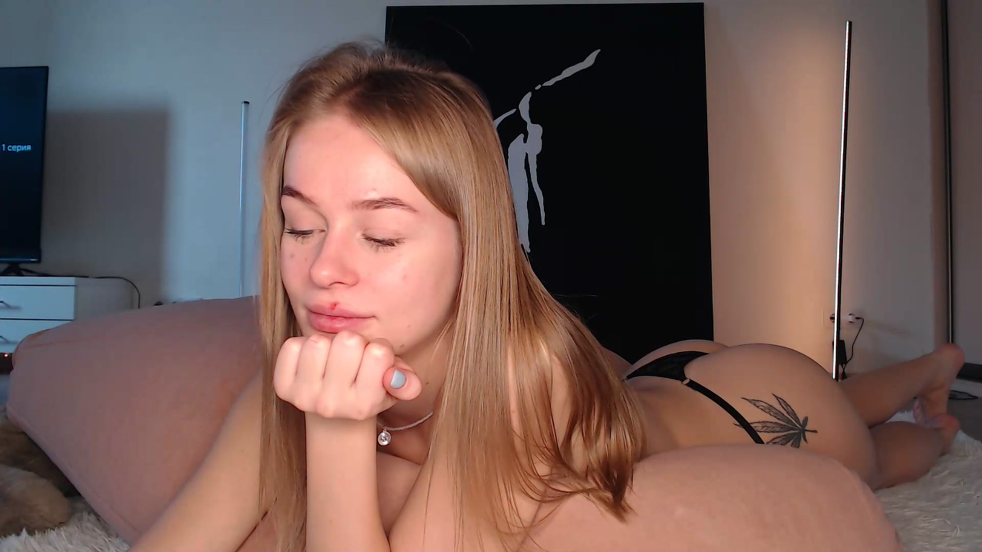 Gallery image thumbnail from Blondino4ka07's myfreecams stream on, 03/21/2025, 06:10 image 15 of 20