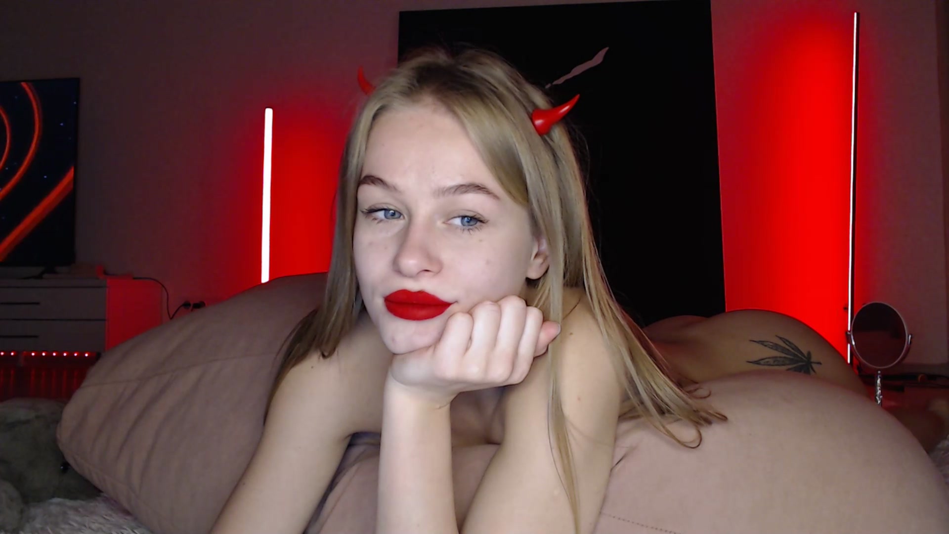 Gallery image thumbnail from Blondino4ka07's myfreecams stream on, 03/21/2025, 16:39 image 12 of 20
