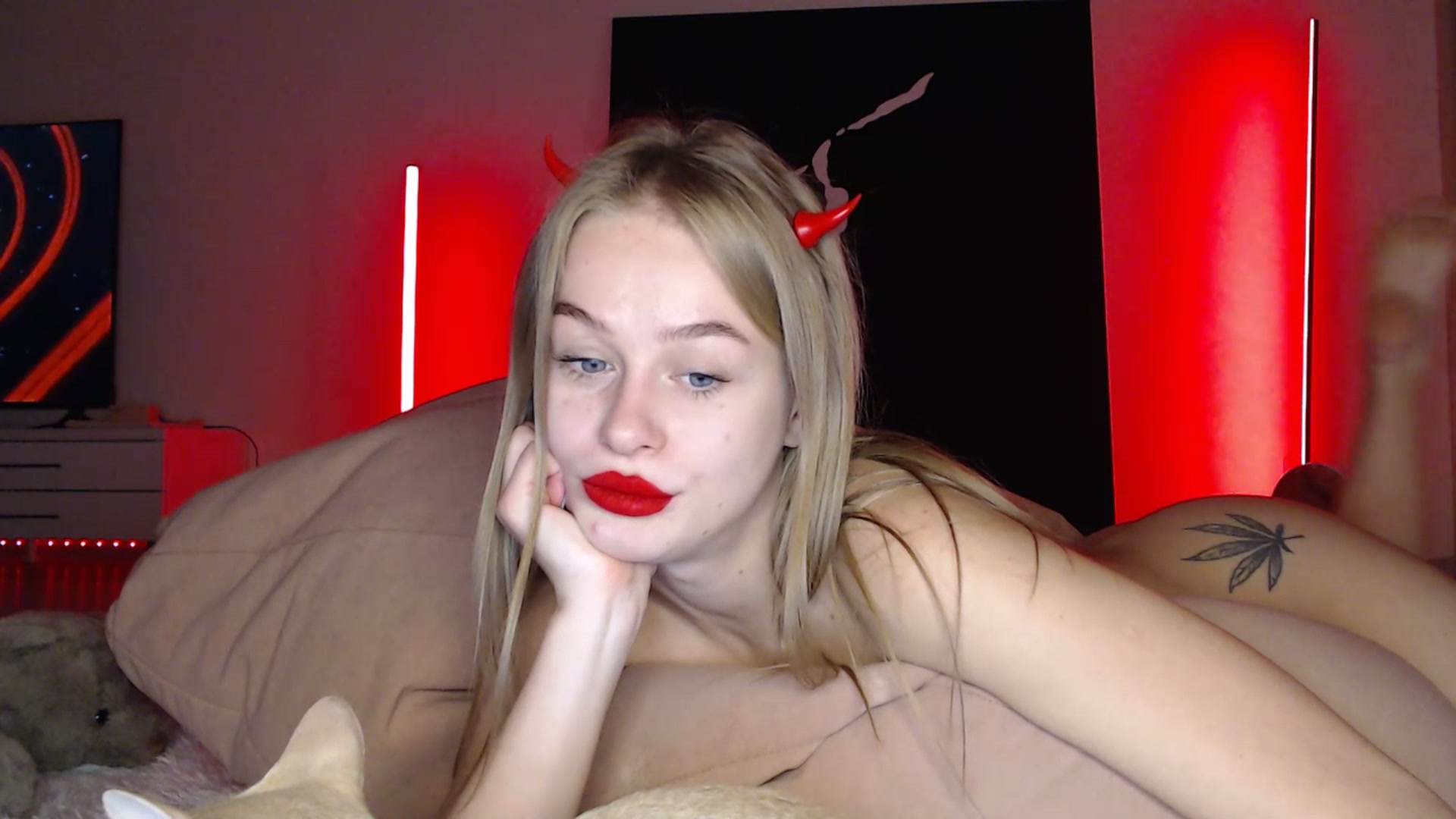 Gallery image thumbnail from Blondino4ka07's myfreecams stream on, 03/21/2025, 16:39 image 8 of 20