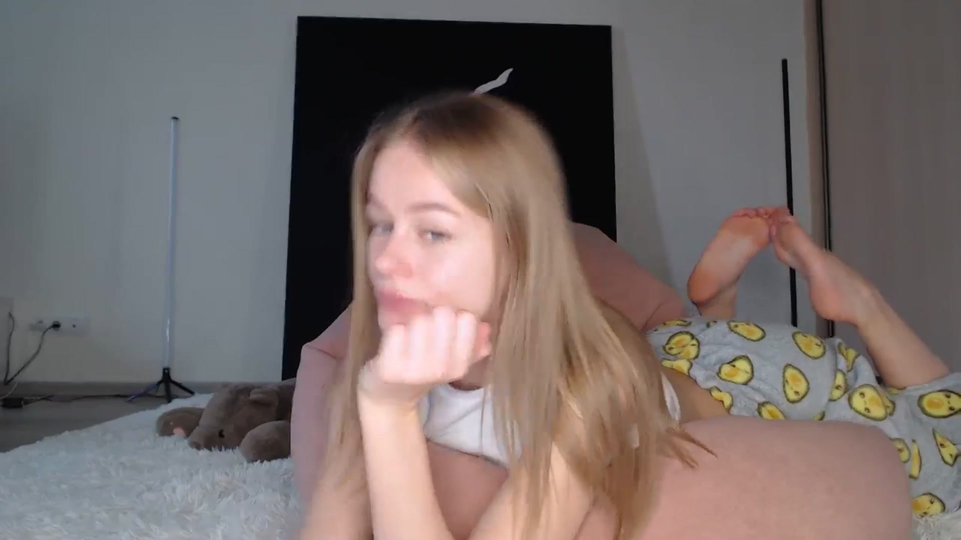 Gallery image thumbnail from Blondino4ka07's myfreecams stream on, 04/04/2025, 06:48 image 11 of 20