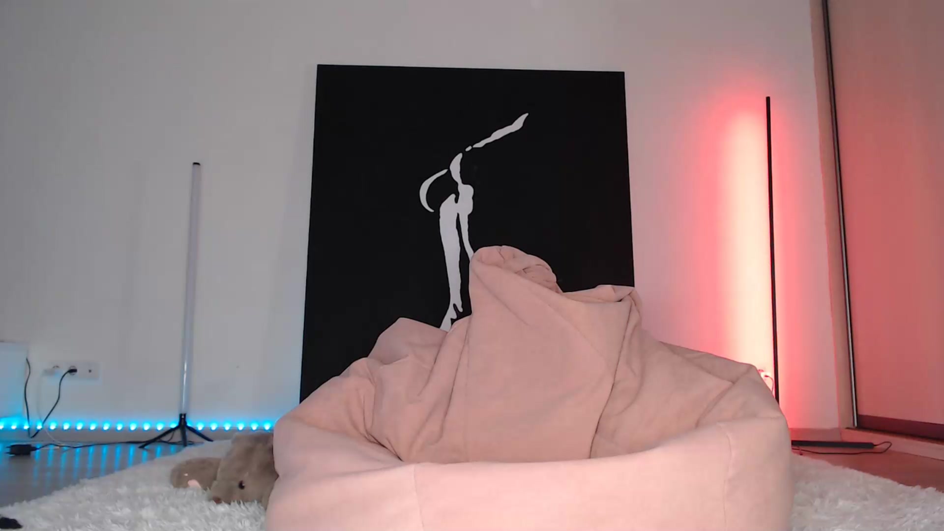 Gallery image thumbnail from Blondino4ka07's myfreecams stream on, 04/04/2025, 15:26 image 12 of 20