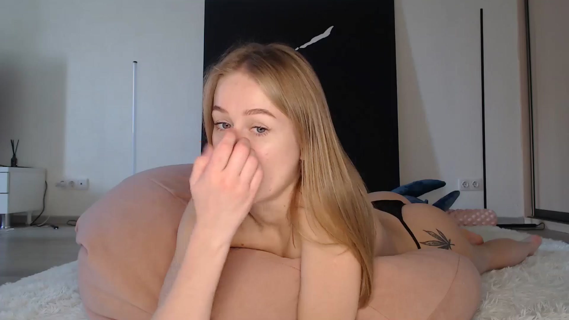 Gallery image thumbnail from Blondino4ka07's myfreecams stream on, 04/08/2025, 09:19 image 8 of 20