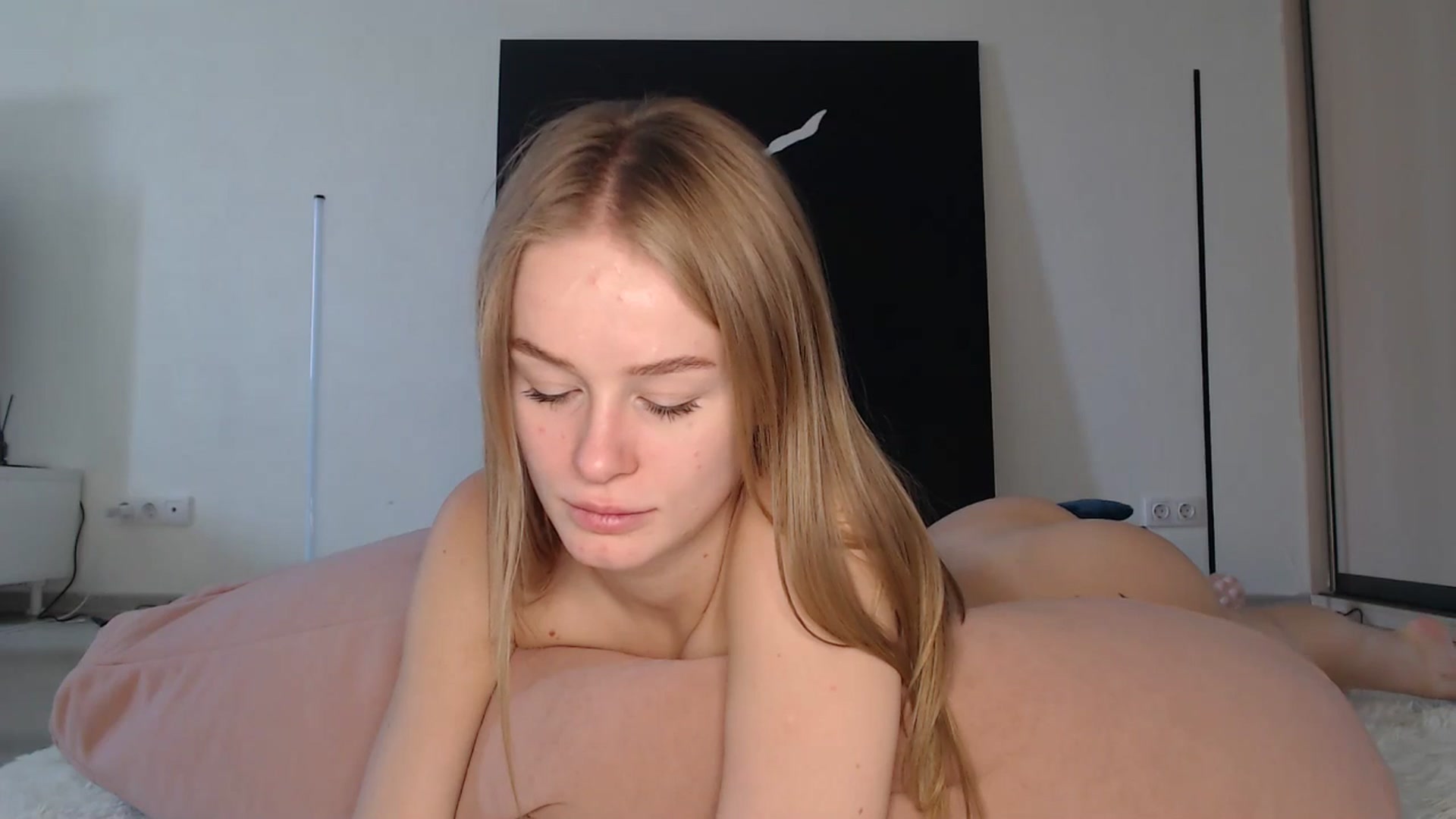 Gallery image thumbnail from Blondino4ka07's myfreecams stream on, 04/08/2025, 09:19 image 15 of 20