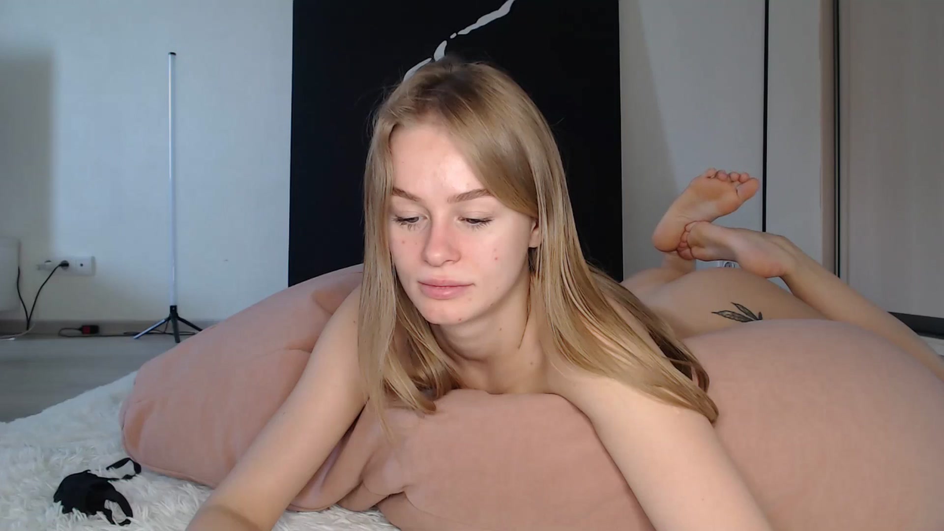 Gallery image thumbnail from Blondino4ka07's myfreecams stream on, 04/10/2025, 07:36 image 19 of 20