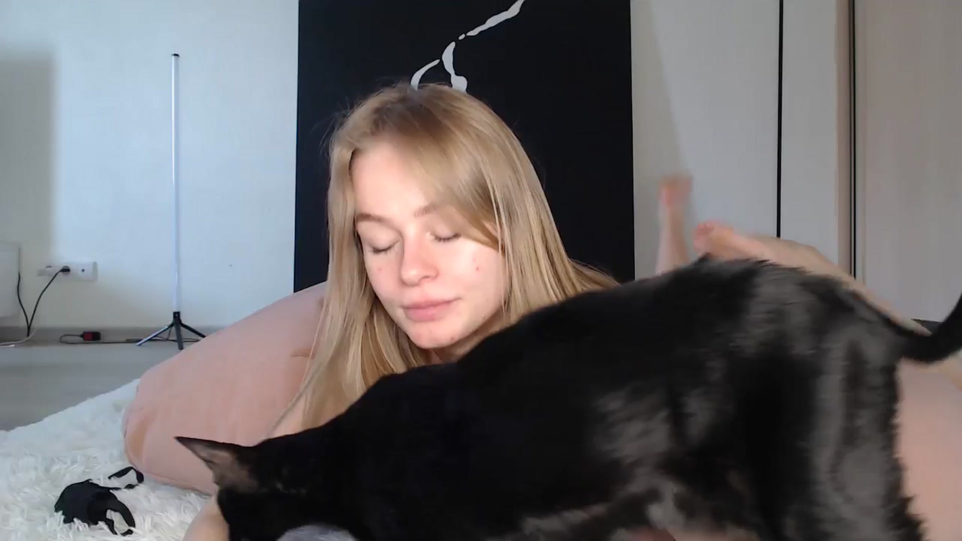 Gallery image thumbnail from Blondino4ka07's myfreecams stream on, 04/10/2025, 07:36 image 20 of 20