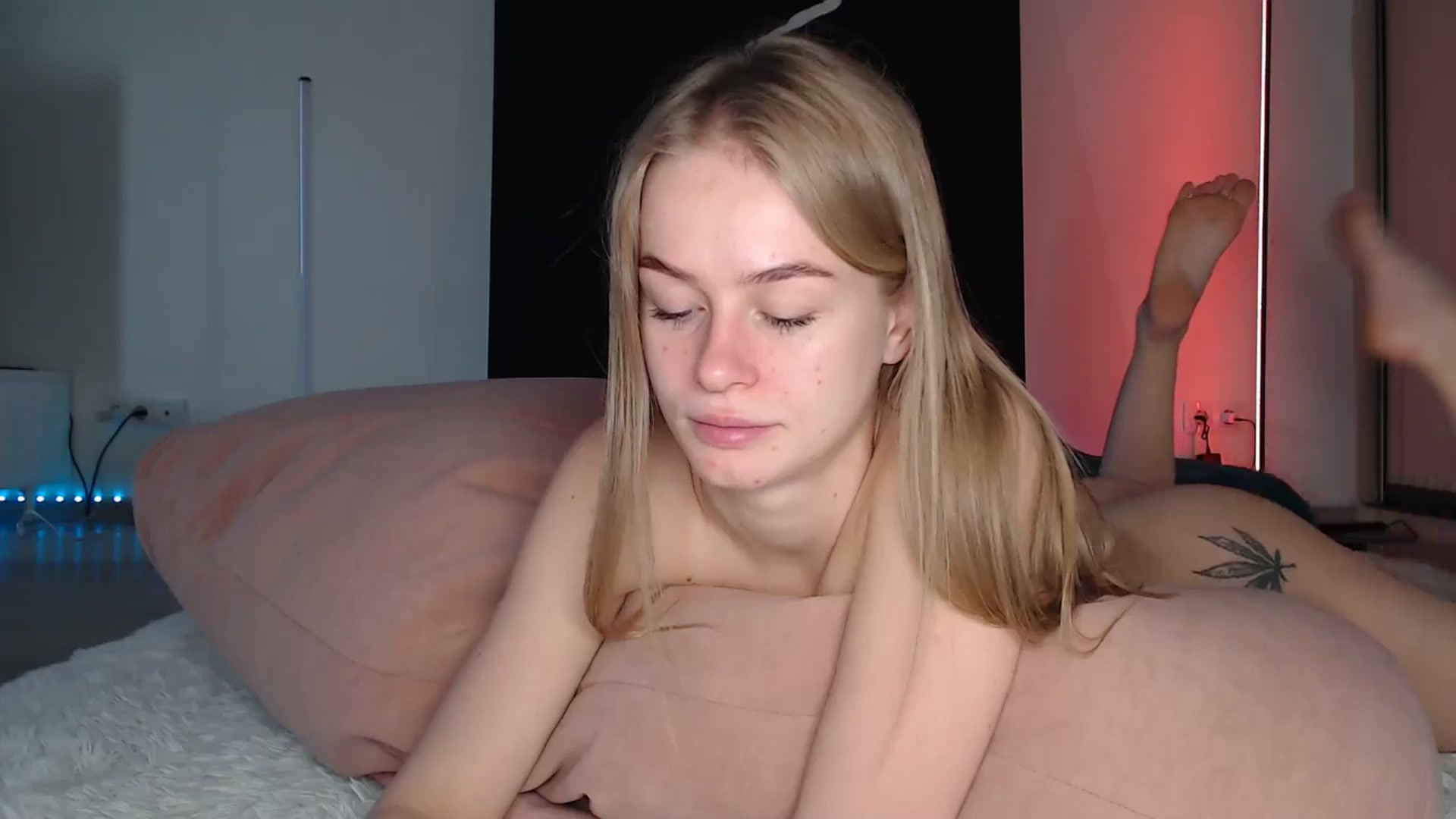 Gallery image thumbnail from Blondino4ka07's myfreecams stream on, 04/11/2025, 09:36 image 2 of 20
