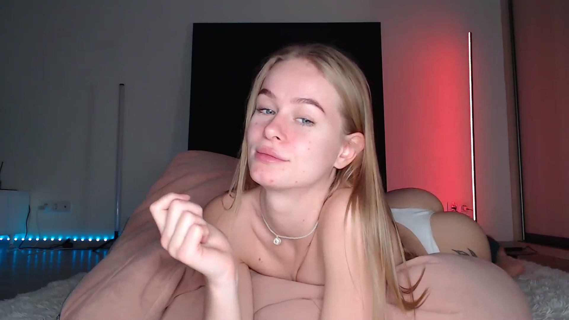 Gallery image thumbnail from Blondino4ka07's myfreecams stream on, 04/11/2025, 16:40 image 2 of 20