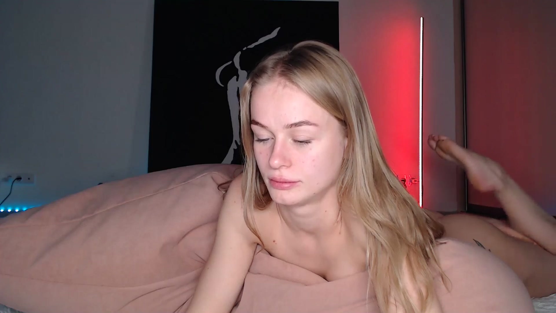 Gallery image thumbnail from Blondino4ka07's myfreecams stream on, 04/14/2025, 15:46 image 19 of 20