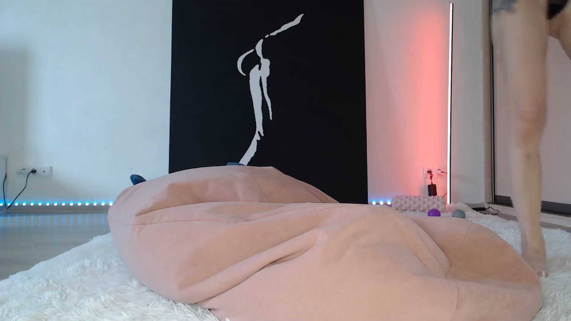 Gallery image thumbnail from Blondino4ka07's myfreecams stream on, 04/15/2025, 06:48 image 3 of 20
