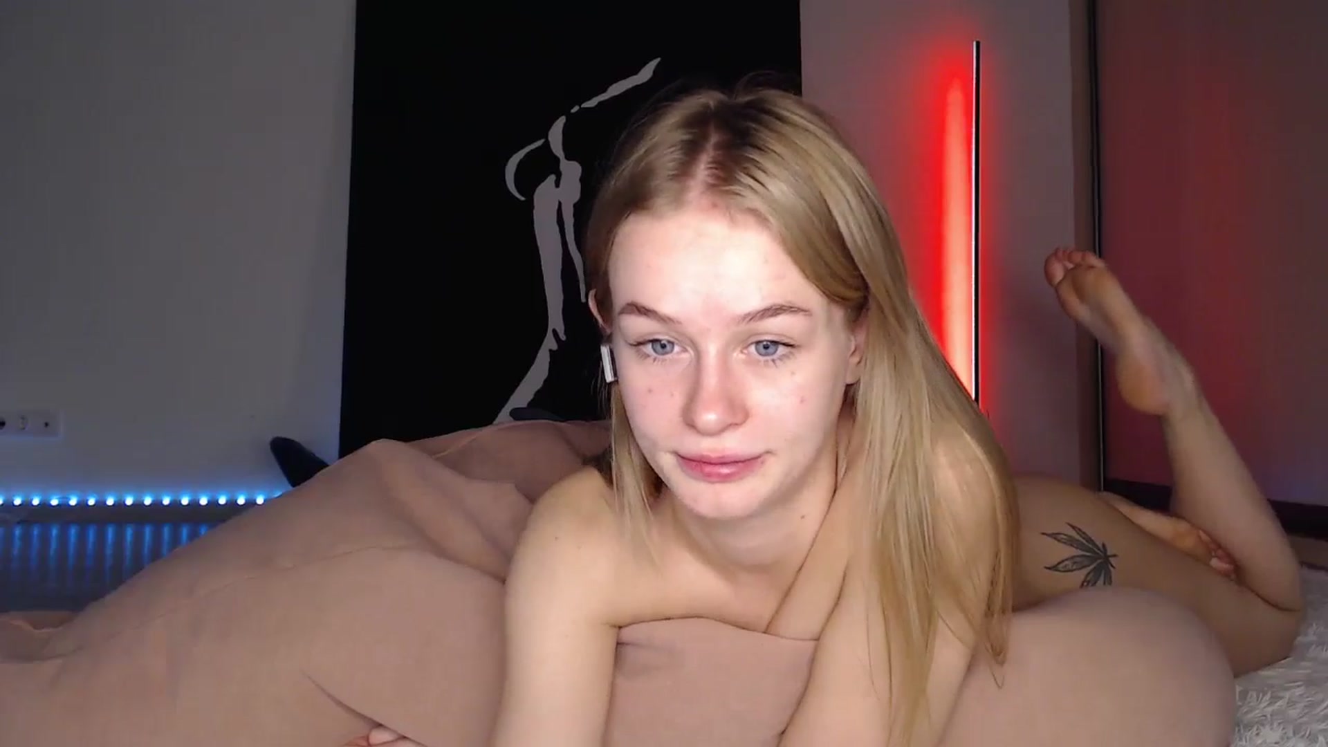 Gallery image thumbnail from Blondino4ka07's myfreecams stream on, 04/20/2025, 17:08 image 11 of 20