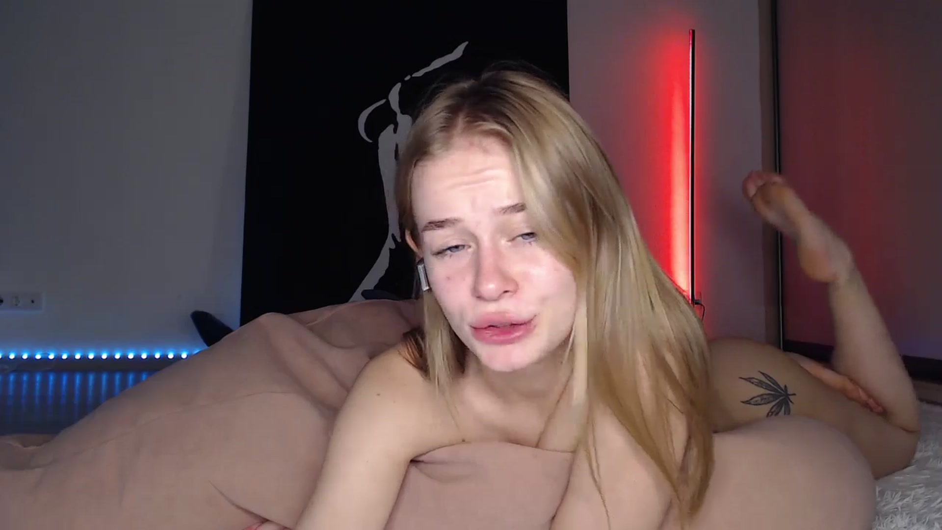 Gallery image thumbnail from Blondino4ka07's myfreecams stream on, 04/20/2025, 17:08 image 12 of 20