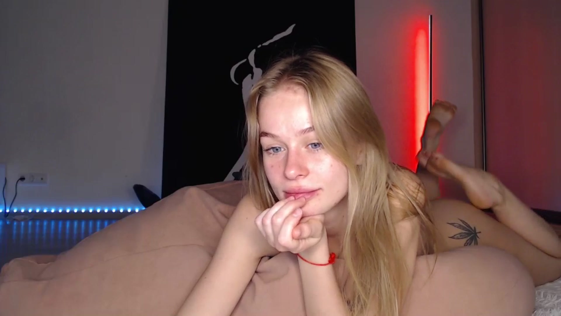 Gallery image thumbnail from Blondino4ka07's myfreecams stream on, 04/20/2025, 17:08 image 3 of 20