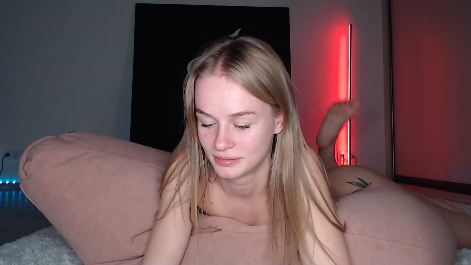 Gallery image thumbnail from Blondino4ka07's myfreecams stream on, 04/21/2025, 17:58 image 10 of 20