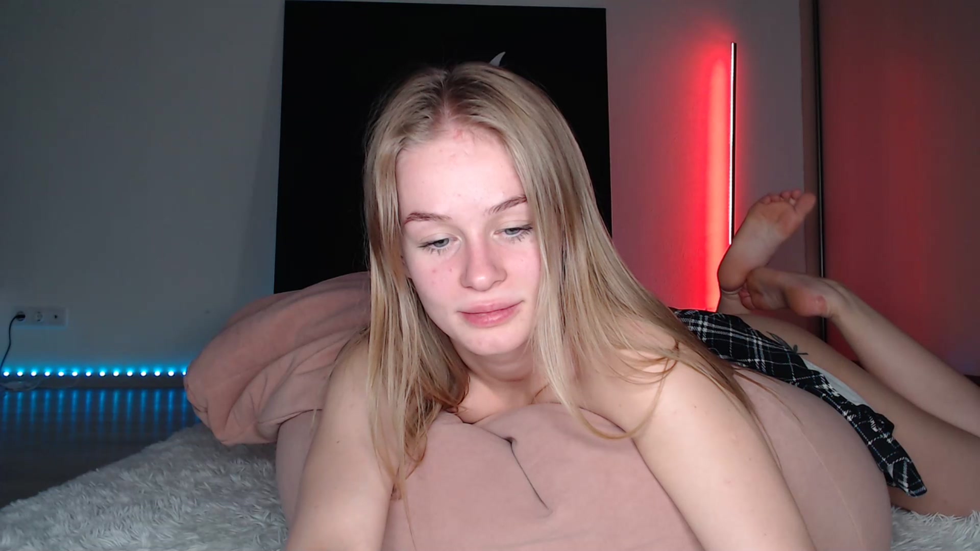 Gallery image thumbnail from Blondino4ka07's myfreecams stream on, 04/21/2025, 18:19 image 18 of 20