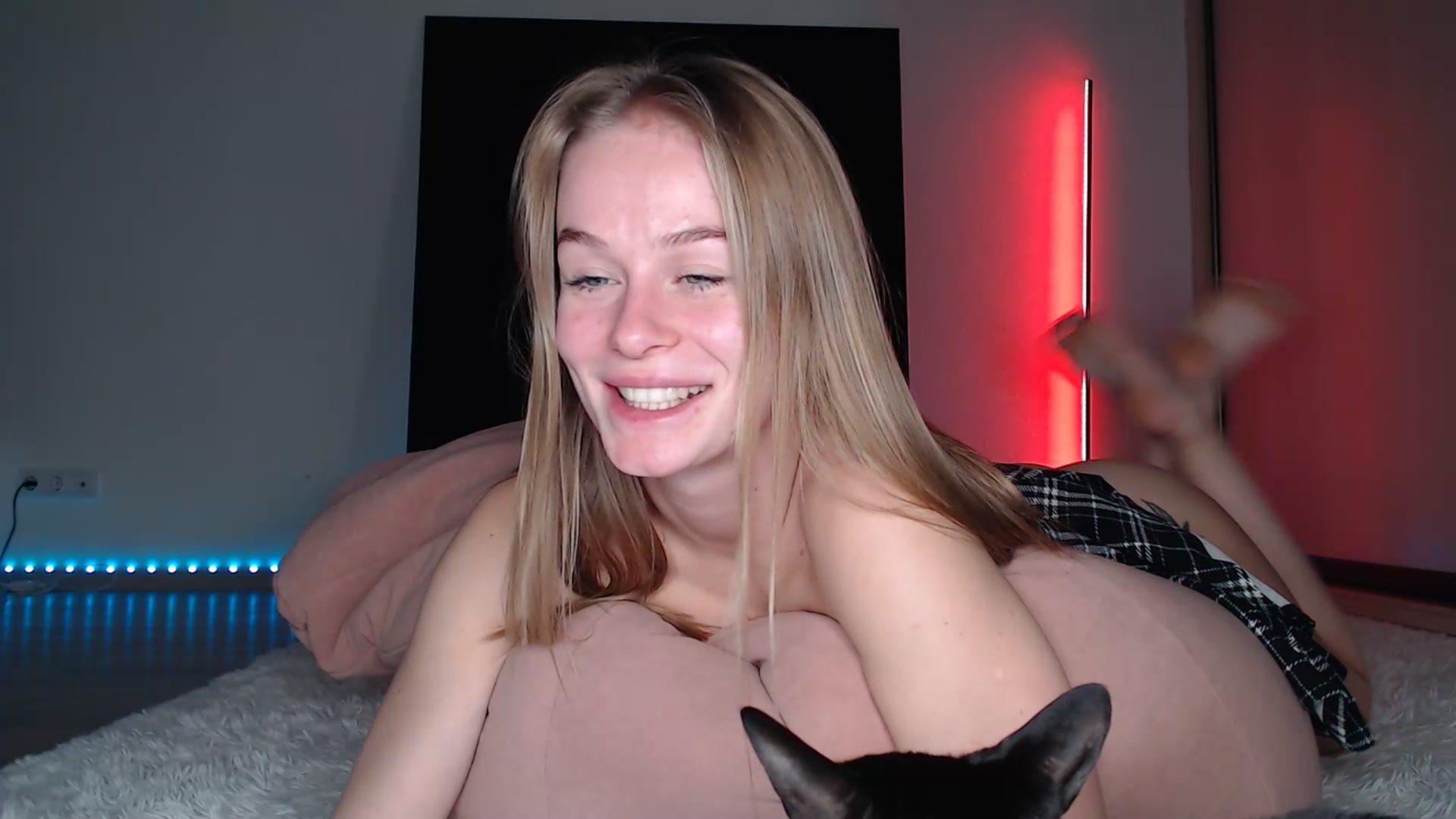 Gallery image thumbnail from Blondino4ka07's myfreecams stream on, 04/21/2025, 18:19 image 9 of 20