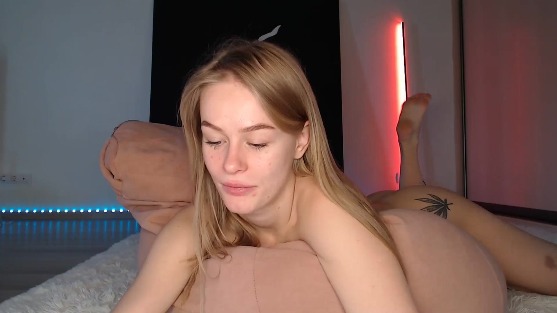 Gallery image thumbnail from Blondino4ka07's myfreecams stream on, 04/25/2025, 06:03 image 15 of 20