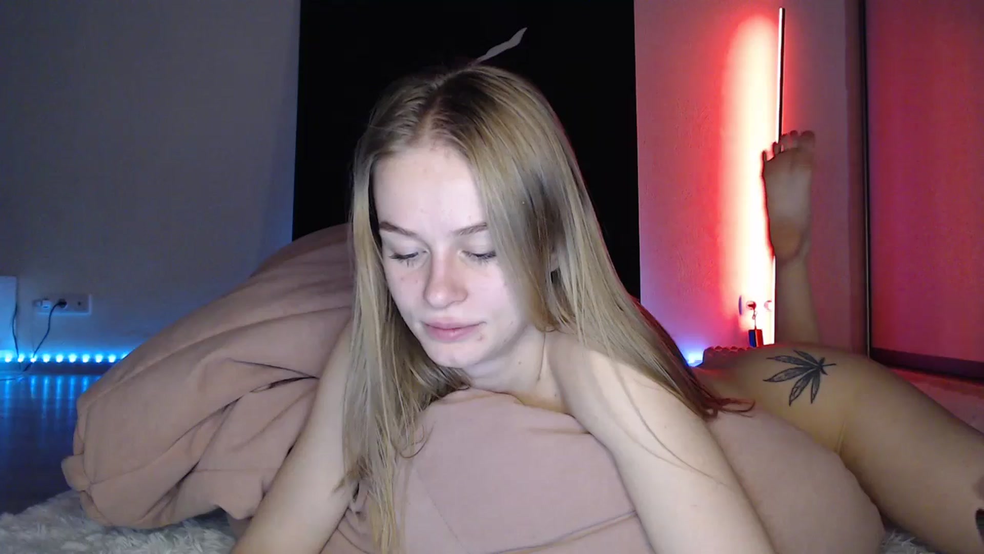 Gallery image thumbnail from Blondino4ka07's myfreecams stream on, 04/25/2025, 17:10 image 14 of 20