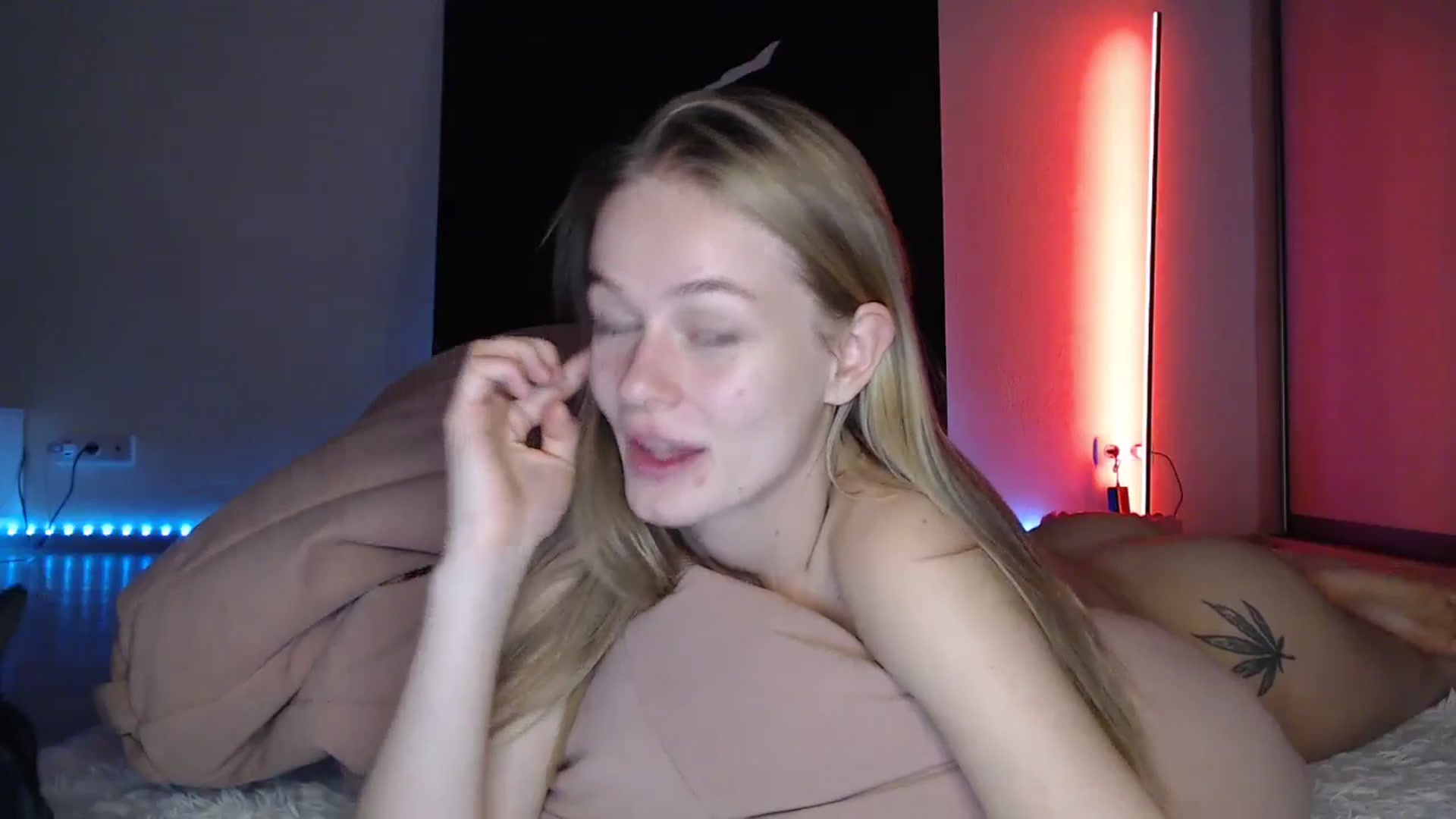 Gallery image thumbnail from Blondino4ka07's myfreecams stream on, 04/25/2025, 17:10 image 20 of 20