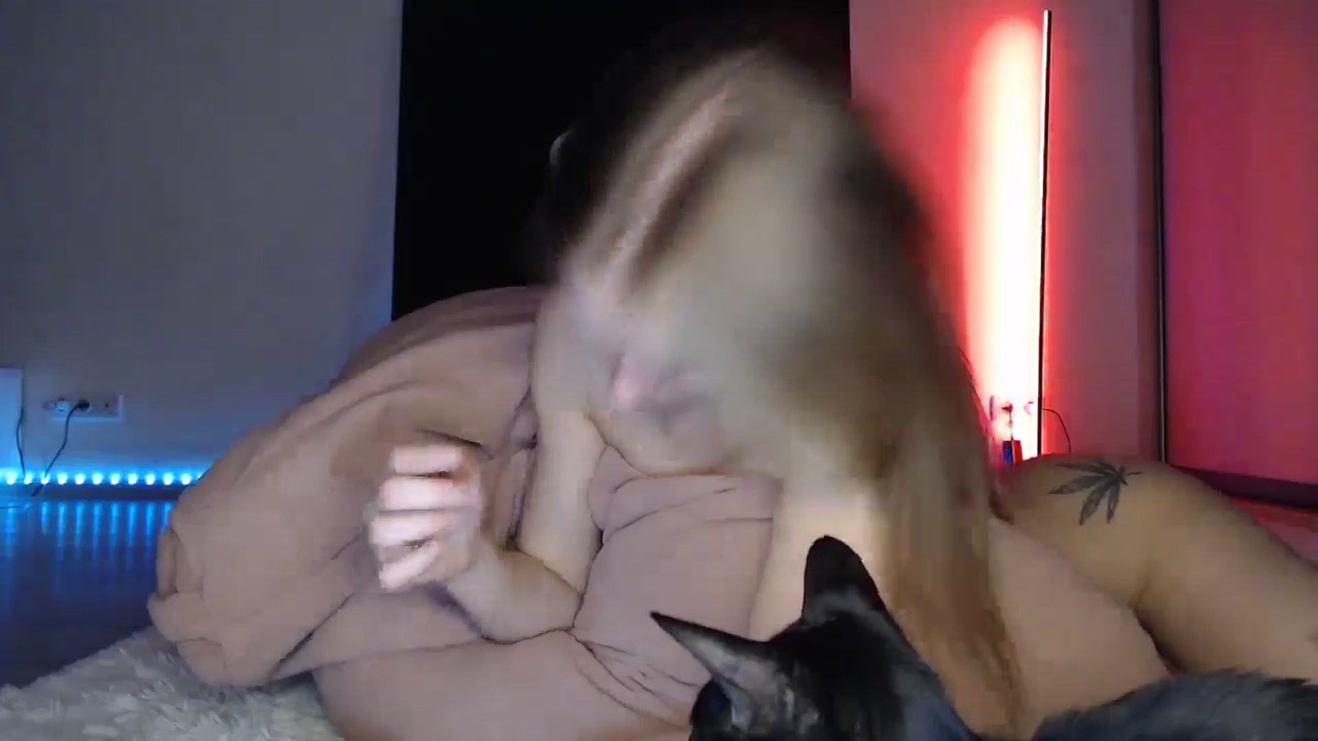 Gallery image thumbnail from Blondino4ka07's myfreecams stream on, 04/25/2025, 17:10 image 10 of 20