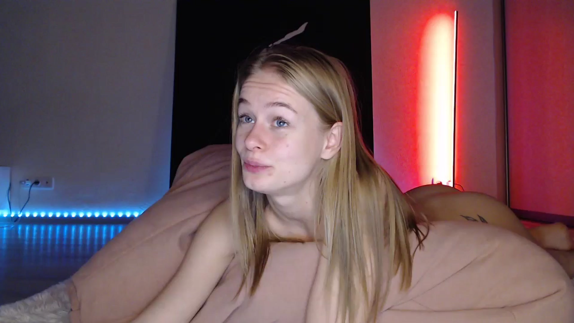 Gallery image thumbnail from Blondino4ka07's myfreecams stream on, 04/25/2025, 17:54 image 9 of 20