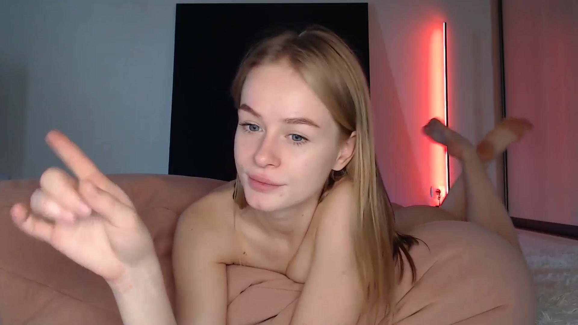 Gallery image thumbnail from Blondino4ka07's myfreecams stream on, 04/27/2025, 07:51 image 10 of 20