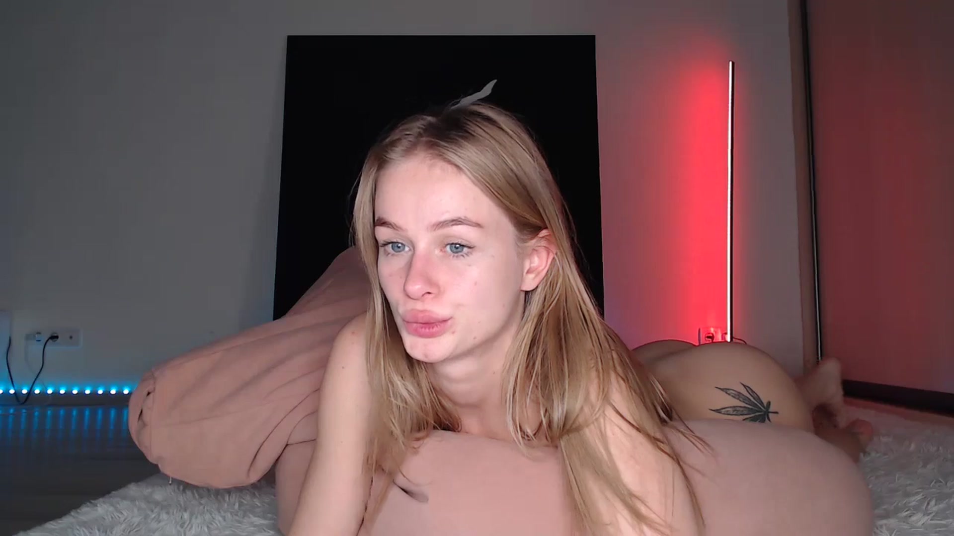Gallery image thumbnail from Blondino4ka07's myfreecams stream on, 04/27/2025, 18:59 image 3 of 20