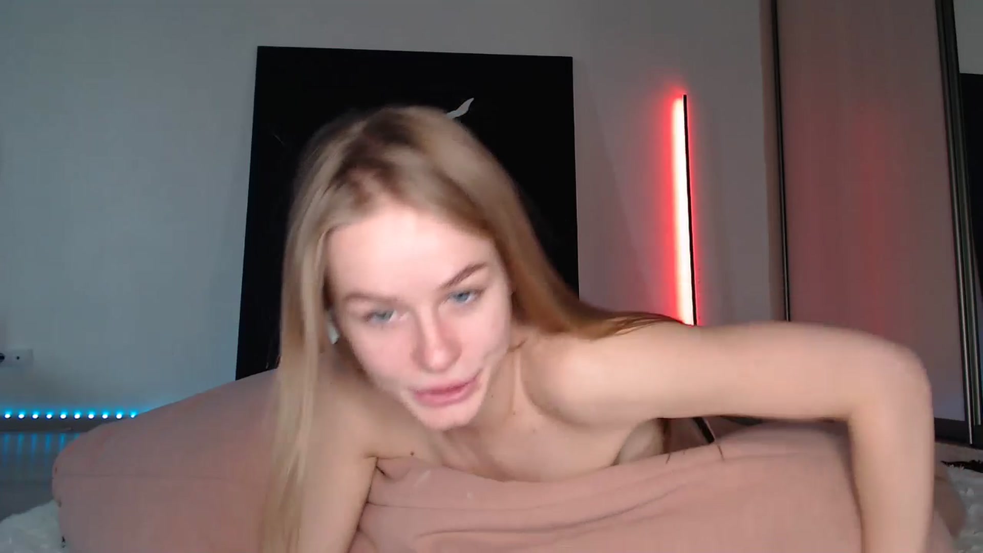 Gallery image thumbnail from Blondino4ka07's myfreecams stream on, 04/29/2025, 08:03 image 4 of 20