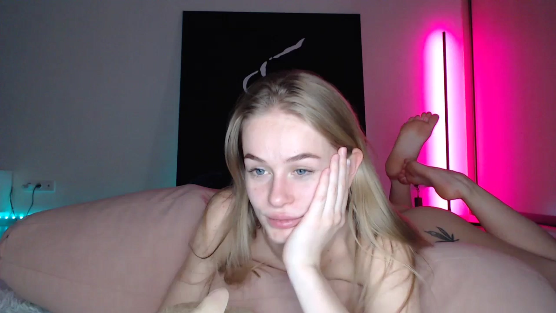 Gallery image thumbnail from Blondino4ka07's myfreecams stream on, 05/03/2025, 17:40 image 18 of 20