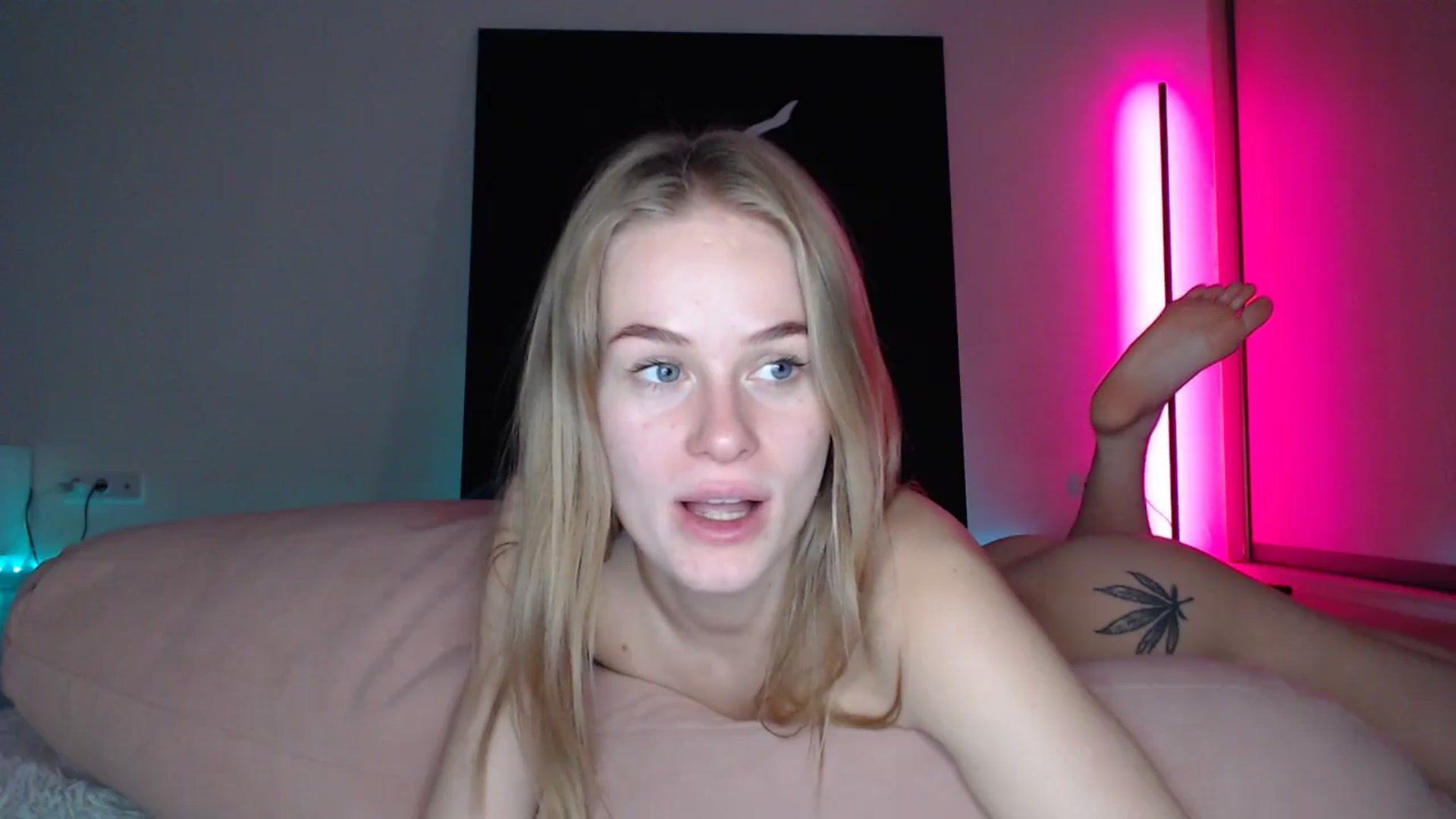 Gallery image thumbnail from Blondino4ka07's myfreecams stream on, 05/03/2025, 17:40 image 11 of 20