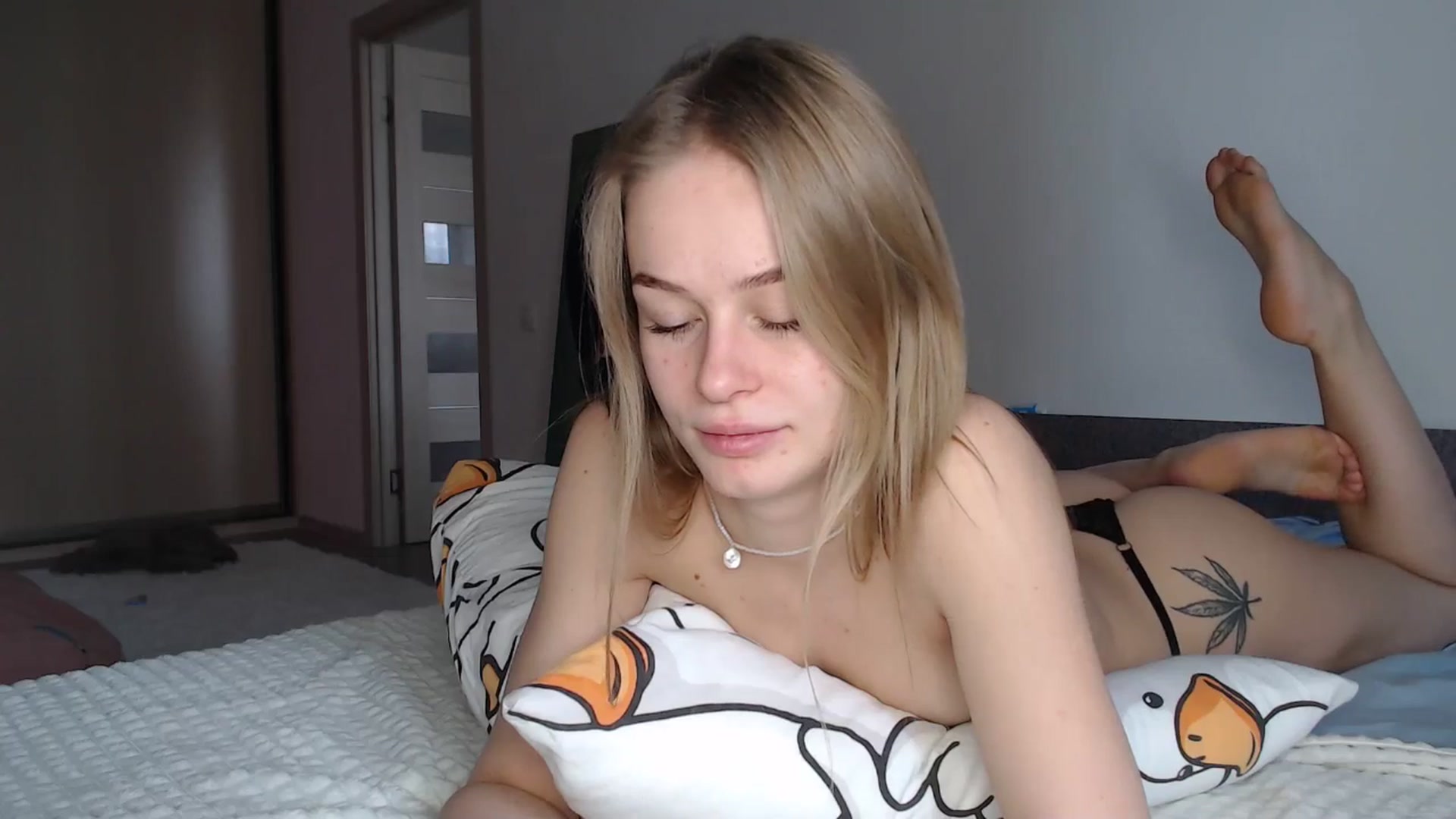 Gallery image thumbnail from Blondino4ka07's myfreecams stream on, 05/04/2025, 08:43 image 8 of 20