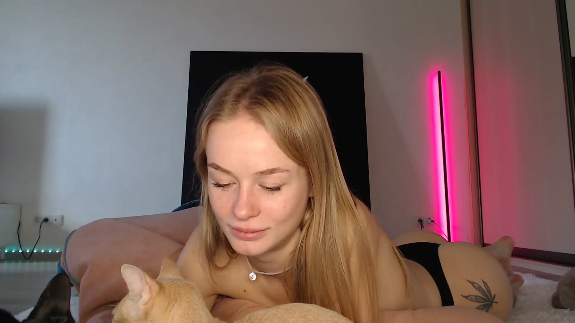 Gallery image thumbnail from Blondino4ka07's myfreecams stream on, 05/09/2025, 07:48 image 7 of 20