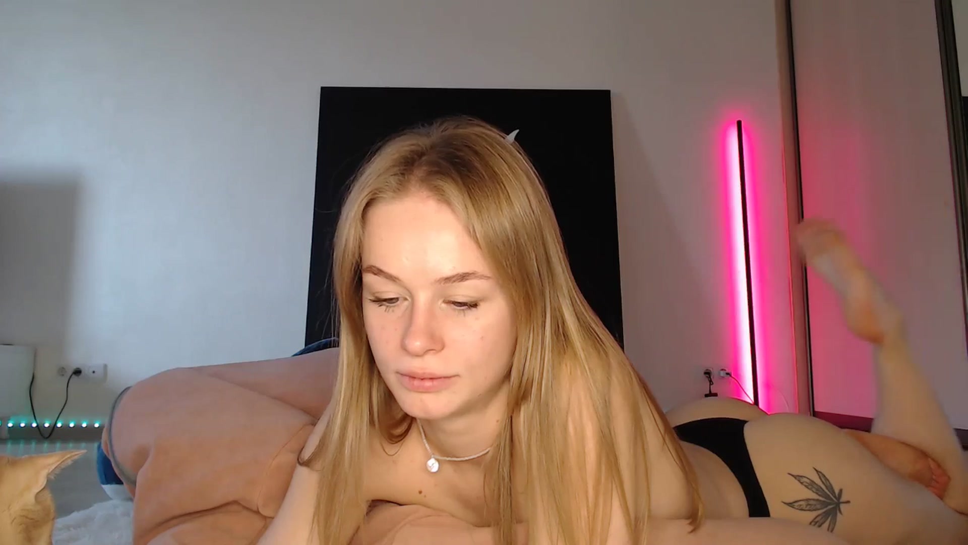 Gallery image thumbnail from Blondino4ka07's myfreecams stream on, 05/09/2025, 07:48 image 10 of 20
