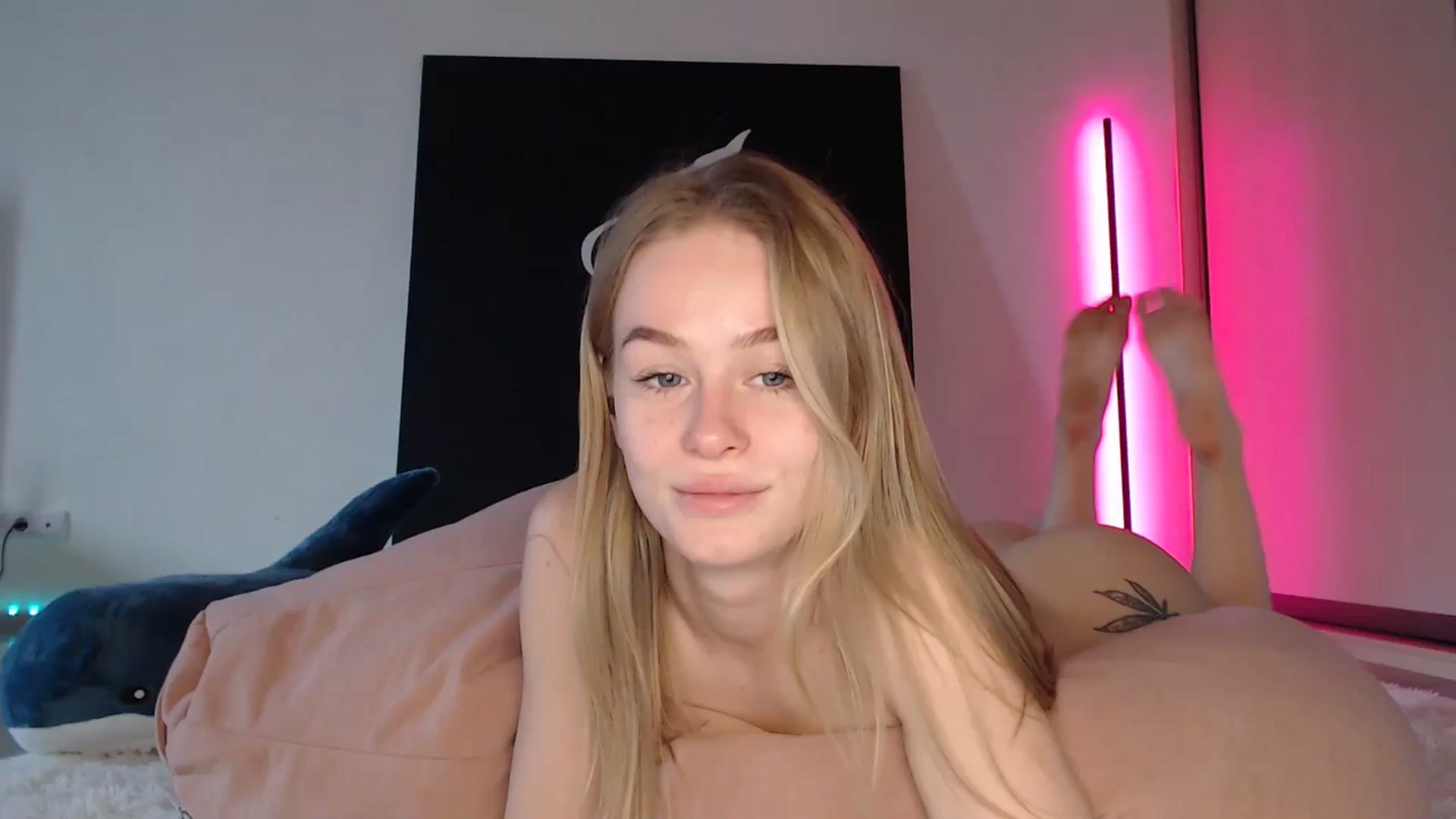 Gallery image thumbnail from Blondino4ka07's myfreecams stream on, 05/10/2025, 07:37 image 1 of 20