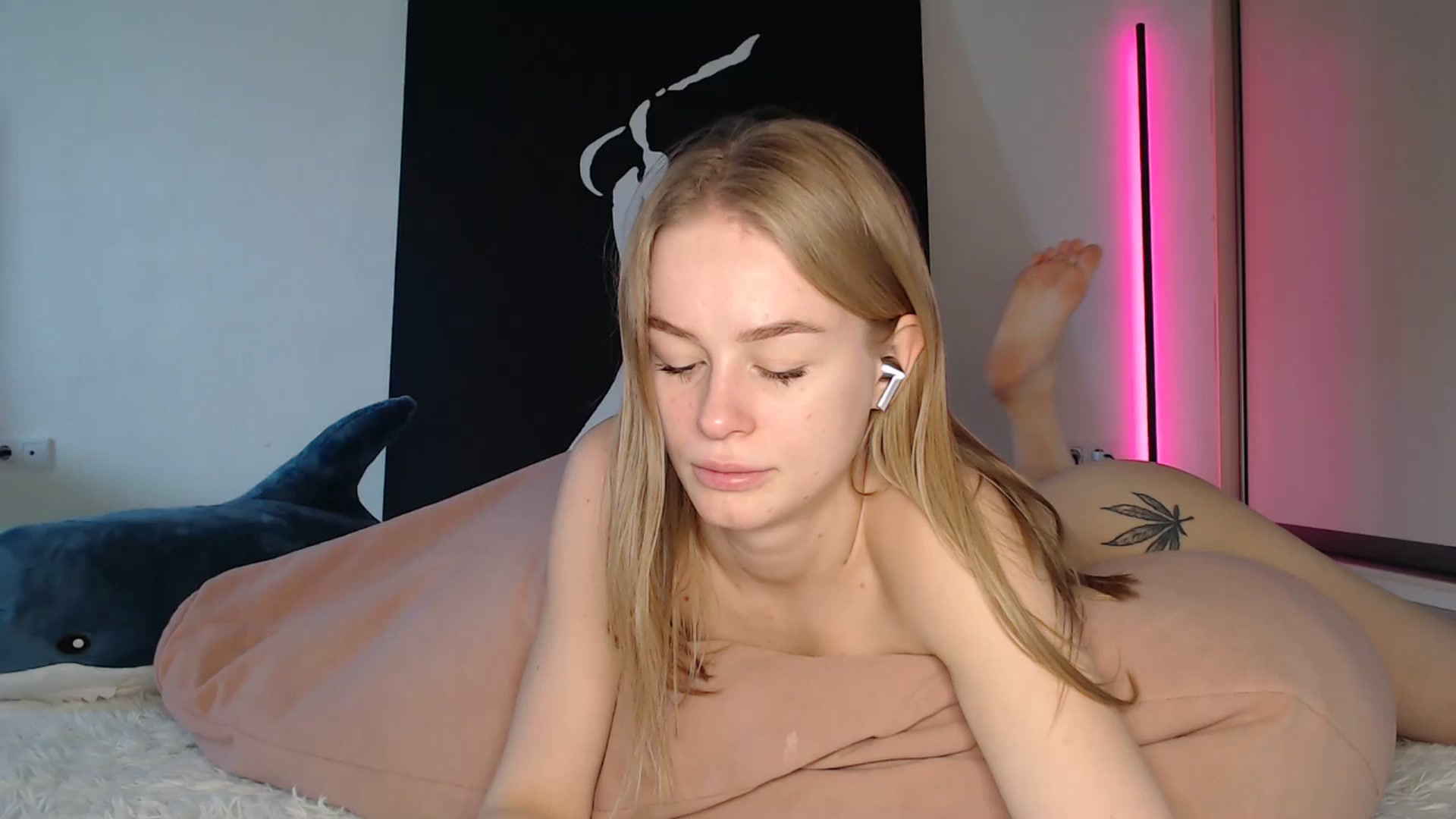 Gallery image thumbnail from Blondino4ka07's myfreecams stream on, 05/11/2025, 06:51 image 1 of 20